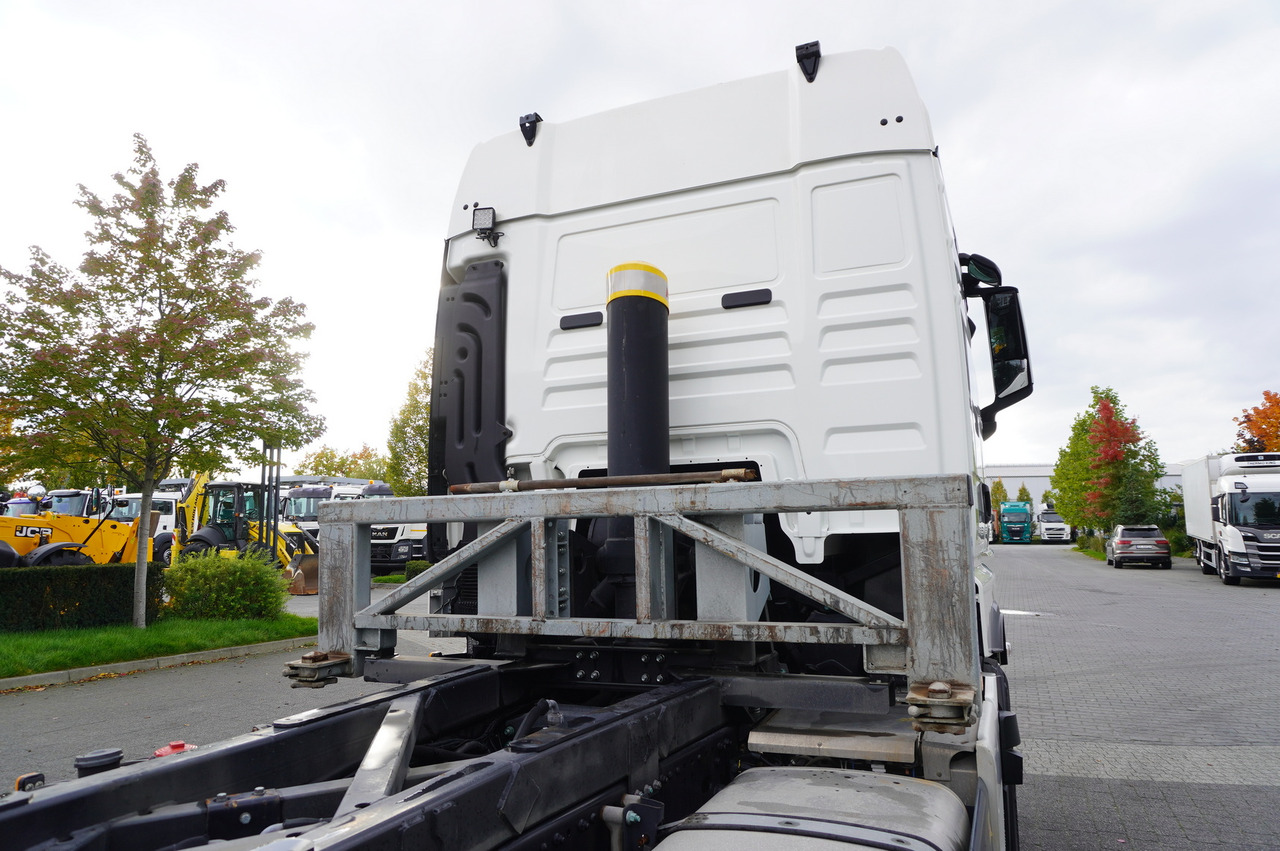 MAN TGX 26.470 6x2 COINTAINERKIPPER HYVA HIRMSCHLING / 200 tho. km! - Pengangkut kontainer/ Container truck: gambar 5 MAN TGX 26.470 6x2 COINTAINERKIPPER HYVA HIRMSCHLING / 200 tho. km! - Pengangkut kontainer/ Container truck: gambar 5