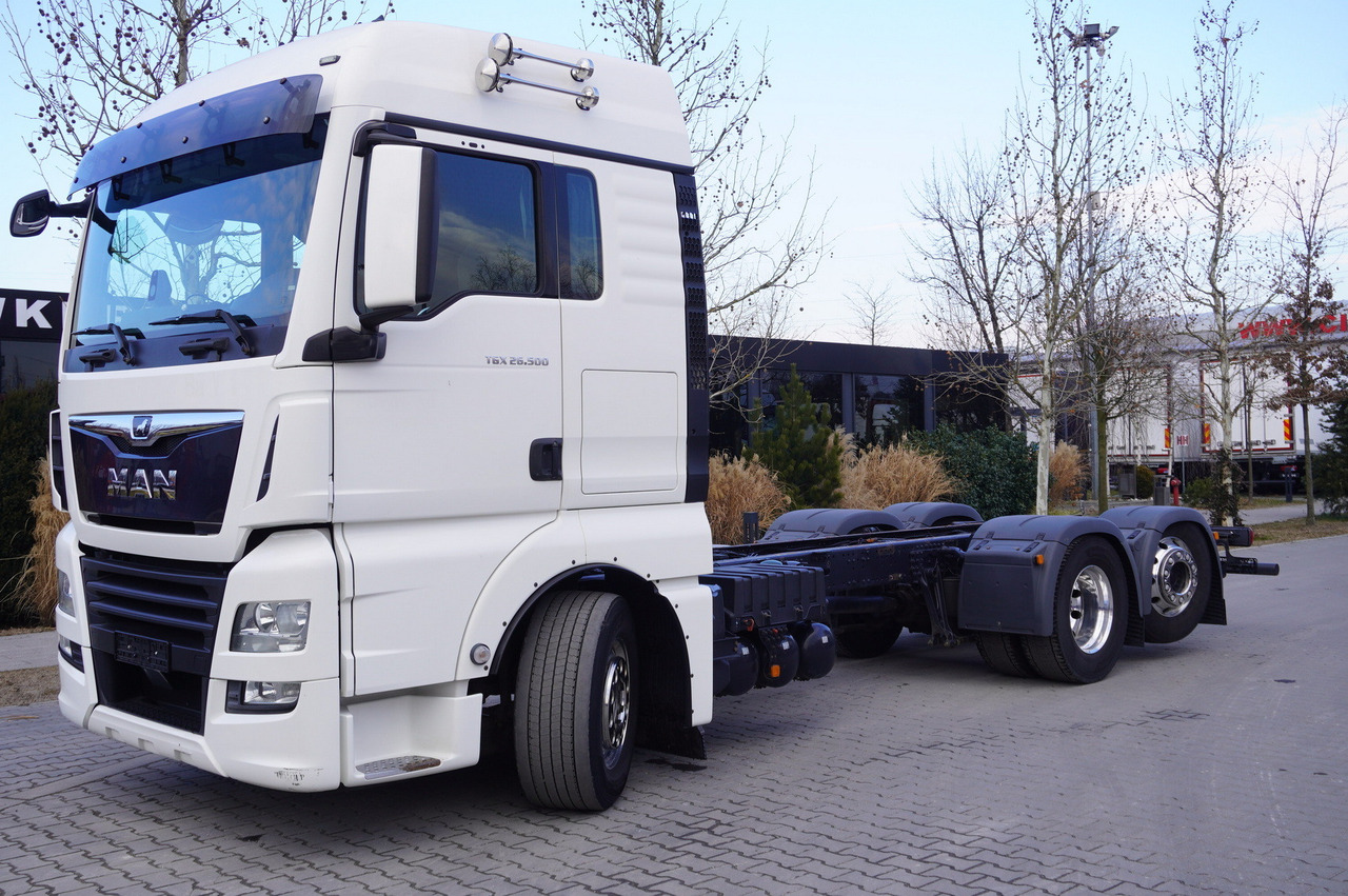 MAN TGX 26,500 / 500 HP / steering 3rd axle / 20 t cap. / Chassis 6.5 m - Truk sasis: gambar 1 MAN TGX 26,500 / 500 HP / steering 3rd axle / 20 t cap. / Chassis 6.5 m - Truk sasis: gambar 1