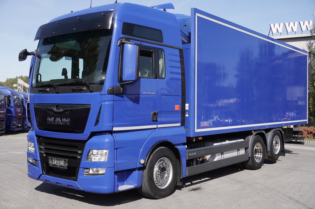 MAN TGX 26.500 E6 XXL / Schmitz 19 pallets / Thermoking / steering axle - Truk berpendingin: gambar 1 MAN TGX 26.500 E6 XXL / Schmitz 19 pallets / Thermoking / steering axle - Truk berpendingin: gambar 1