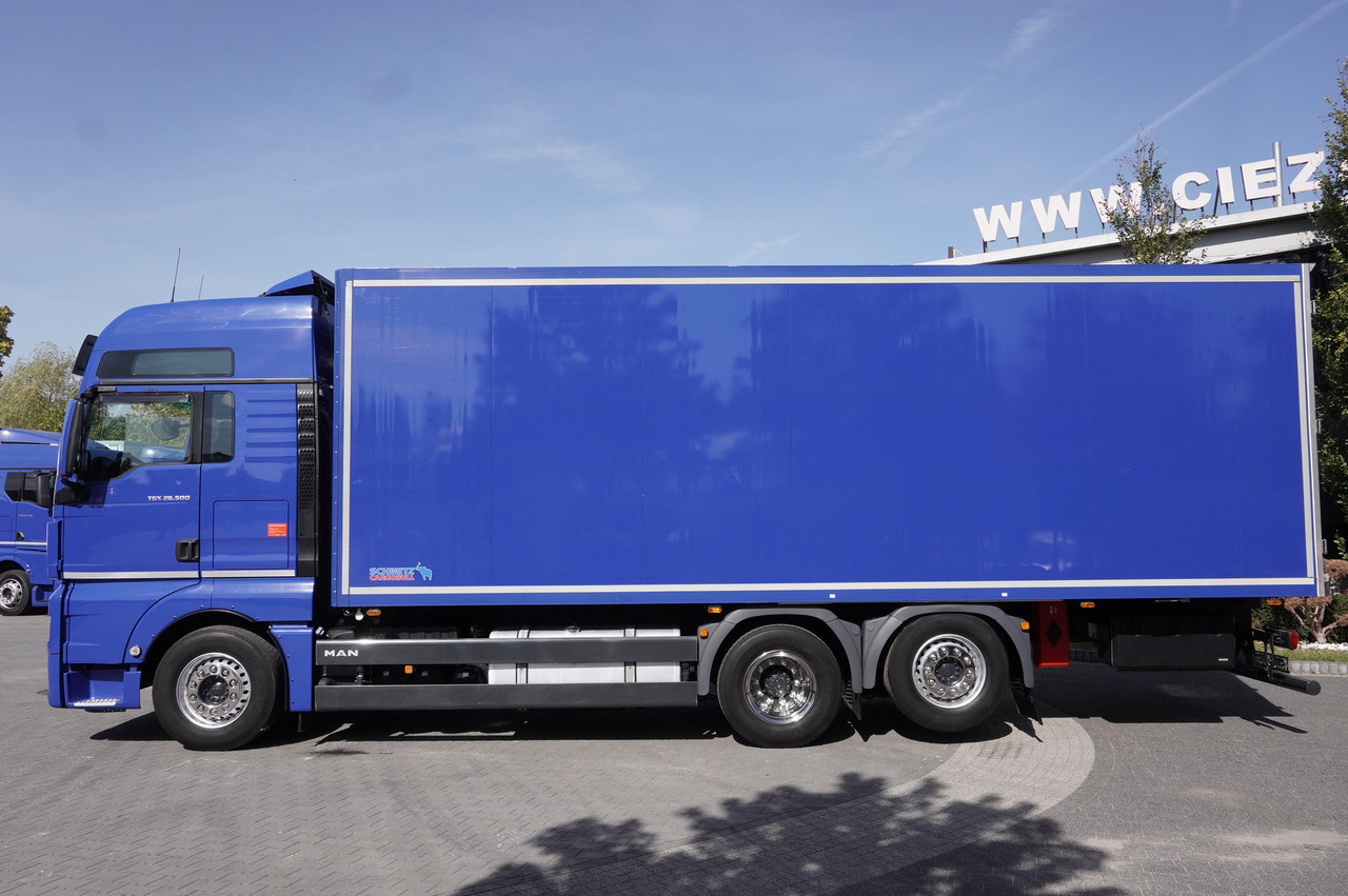 MAN TGX 26.500 E6 XXL / Schmitz 19 pallets / Thermoking / steering axle - Truk berpendingin: gambar 3 MAN TGX 26.500 E6 XXL / Schmitz 19 pallets / Thermoking / steering axle - Truk berpendingin: gambar 3