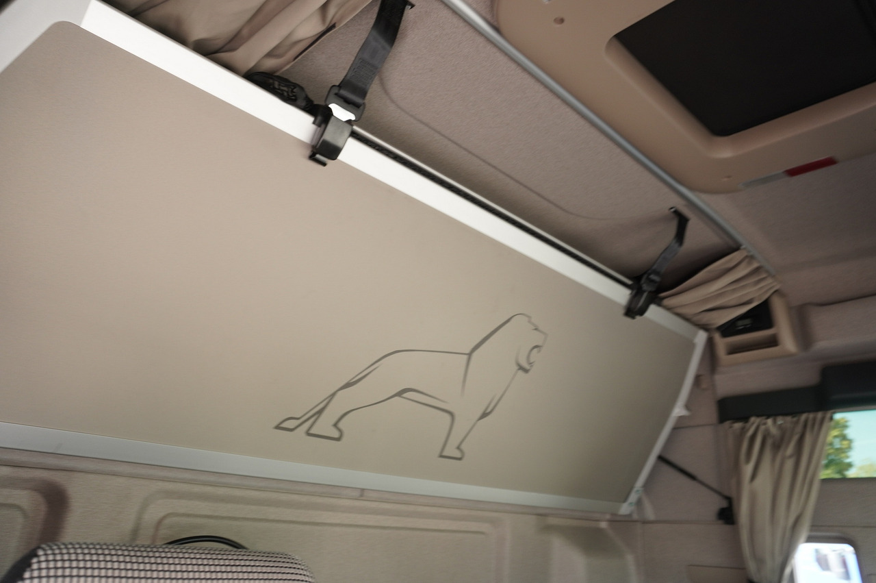 Leasing MAN TGX 26.500 E6 XXL / Schmitz 19 pallets / Thermoking / steering axle MAN TGX 26.500 E6 XXL / Schmitz 19 pallets / Thermoking / steering axle: gambar 40 Leasing MAN TGX 26.500 E6 XXL / Schmitz 19 pallets / Thermoking / steering axle MAN TGX 26.500 E6 XXL / Schmitz 19 pallets / Thermoking / steering axle: gambar 40