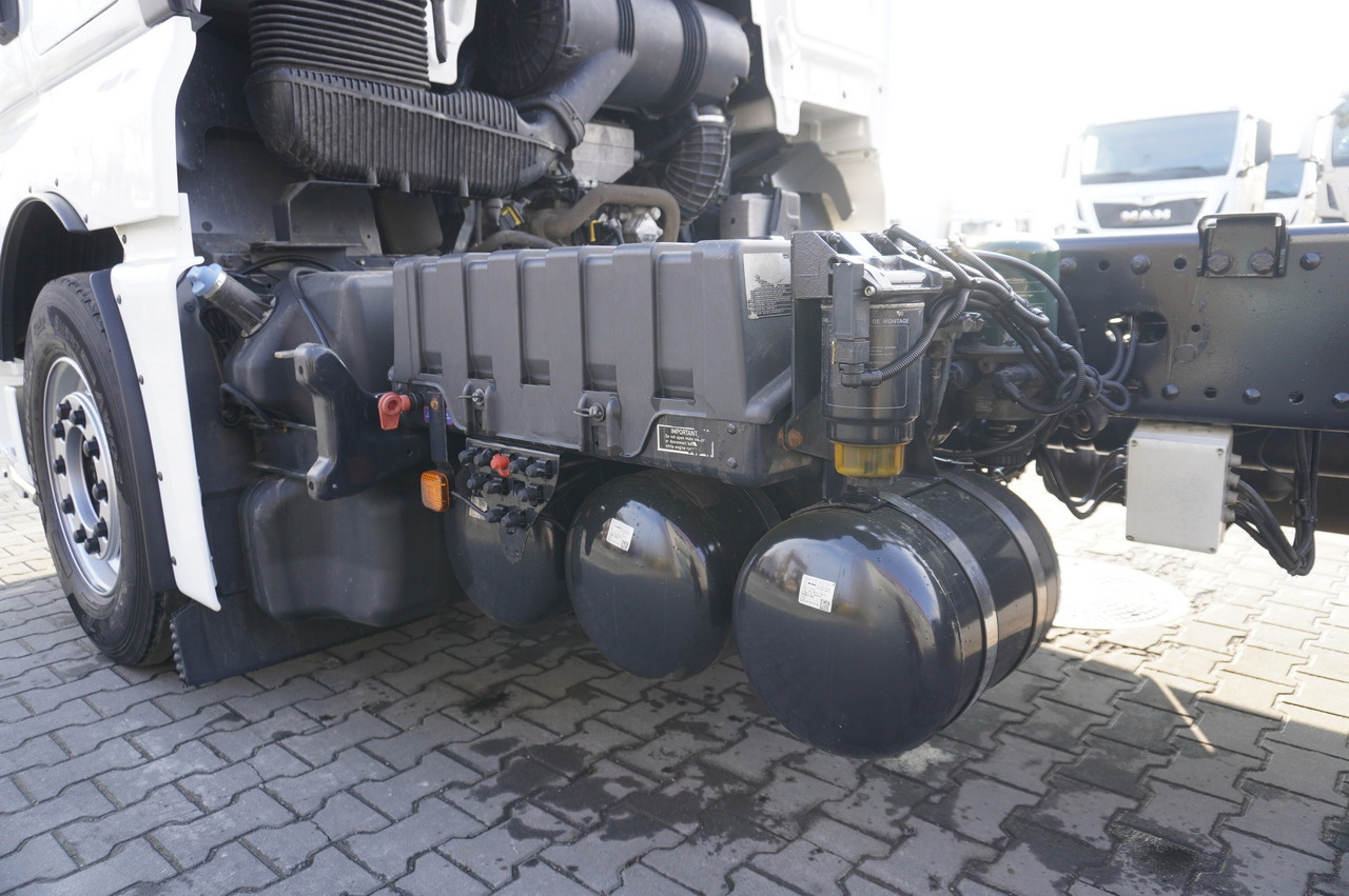 Leasing MAN TGX 35.580 E6 8x4/4 - 8.8m chassis frame MAN TGX 35.580 E6 8x4/4 - 8.8m chassis frame: gambar 10 Leasing MAN TGX 35.580 E6 8x4/4 - 8.8m chassis frame MAN TGX 35.580 E6 8x4/4 - 8.8m chassis frame: gambar 10