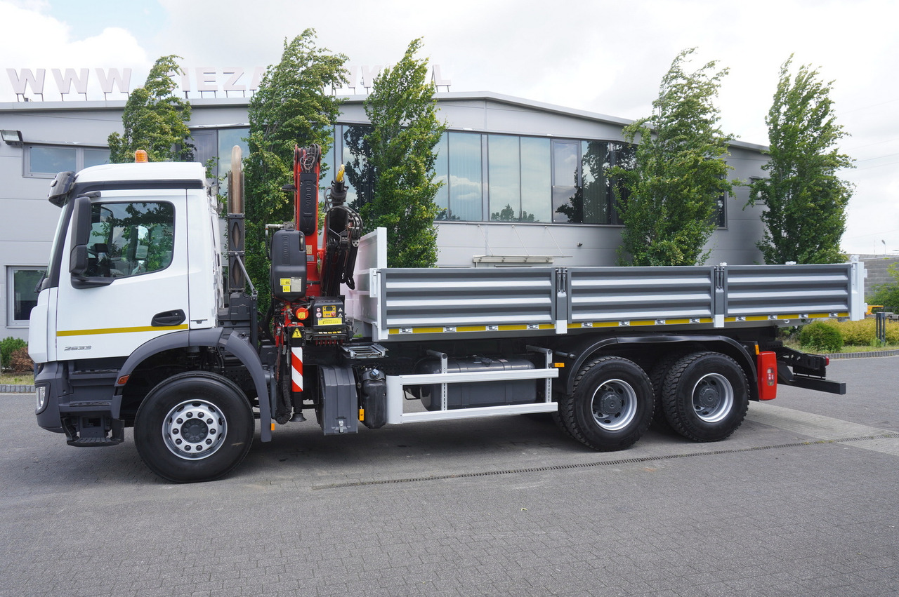 MERCEDES-BENZ AROCS 2633 6x4 / 5.5 T crane FASSI F135 / Tipper 15 EPAL - Truk derek: gambar 3 MERCEDES-BENZ AROCS 2633 6x4 / 5.5 T crane FASSI F135 / Tipper 15 EPAL - Truk derek: gambar 3