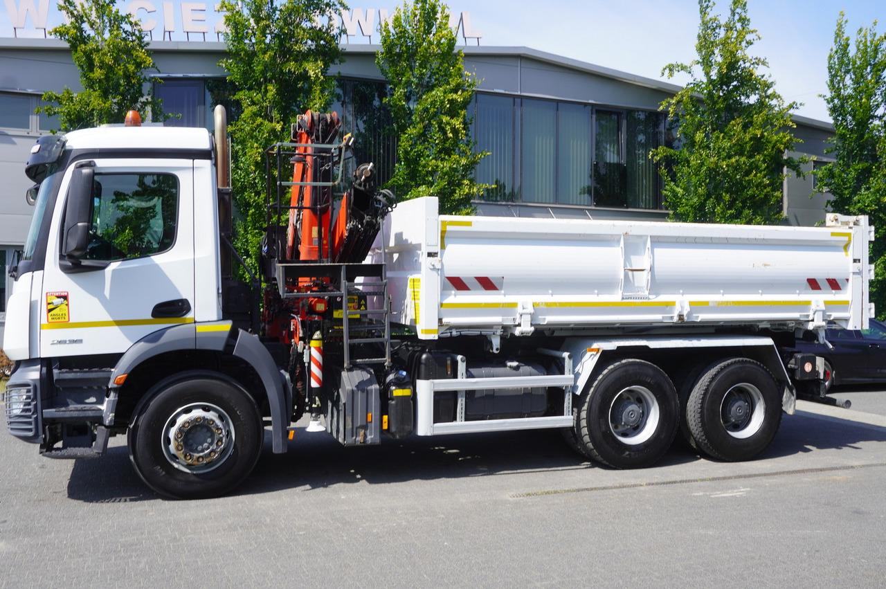 MERCEDES-BENZ AROCS 2636 / Fassi F155A.0.22 crane 6t / 120 tho. km / 3-sided dump truck / 2 x Bordmatic - Truk derek: gambar 4 MERCEDES-BENZ AROCS 2636 / Fassi F155A.0.22 crane 6t / 120 tho. km / 3-sided dump truck / 2 x Bordmatic - Truk derek: gambar 4