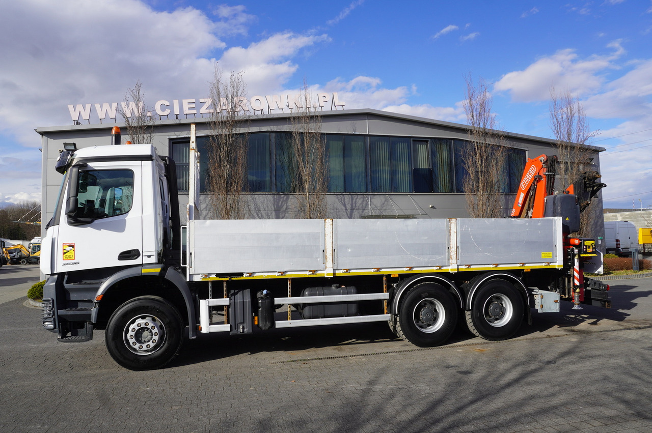 MERCEDES-BENZ AROCS 2636 Flatbed / HDS FASSI F175 7.7 T / 150,000 km - Truk derek: gambar 3 MERCEDES-BENZ AROCS 2636 Flatbed / HDS FASSI F175 7.7 T / 150,000 km - Truk derek: gambar 3