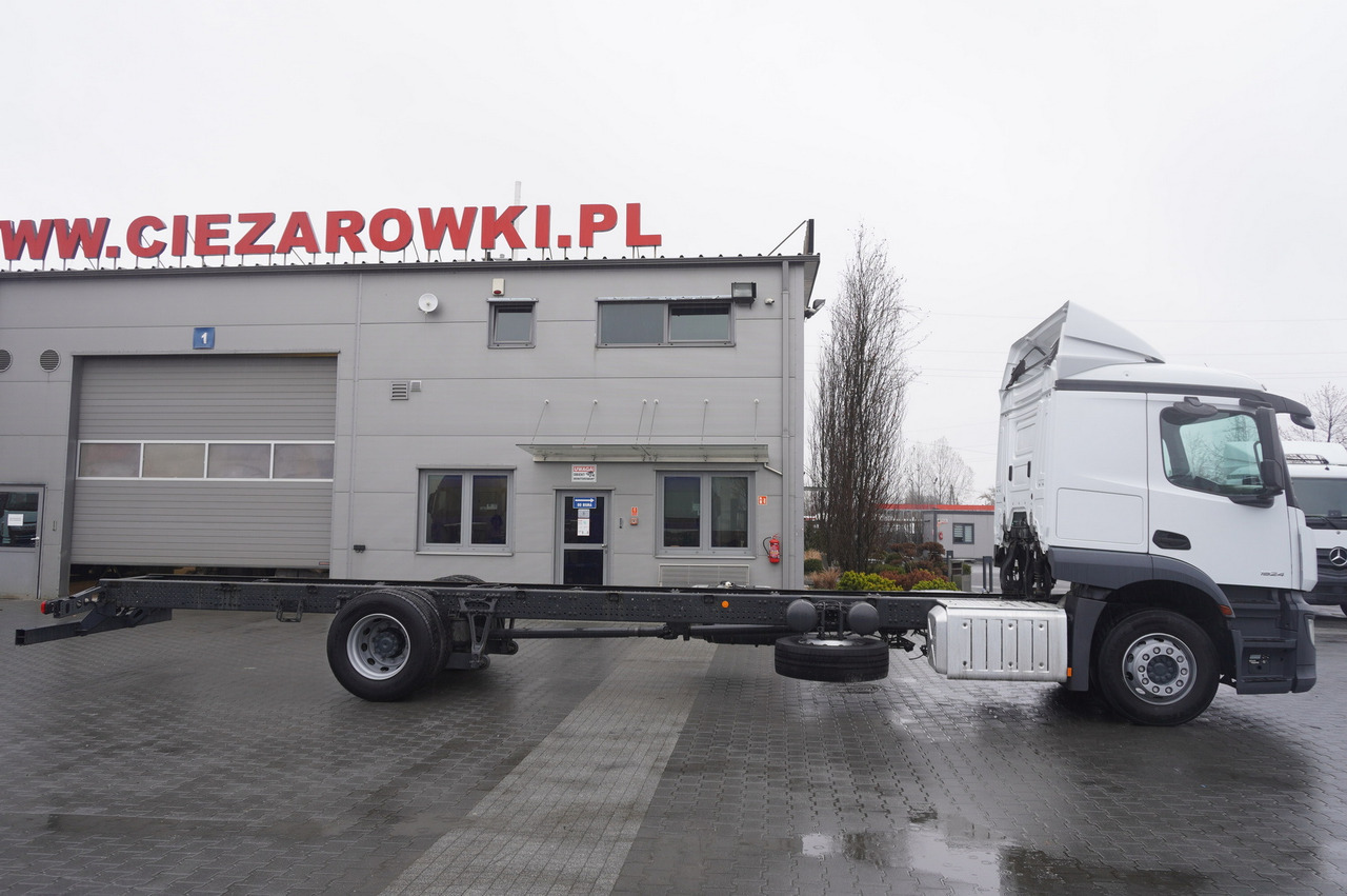 MERCEDES-BENZ Actros 1824 / 9.1 m chassis / ADR AT / sleeping cabin - Truk sasis: gambar 2 MERCEDES-BENZ Actros 1824 / 9.1 m chassis / ADR AT / sleeping cabin - Truk sasis: gambar 2