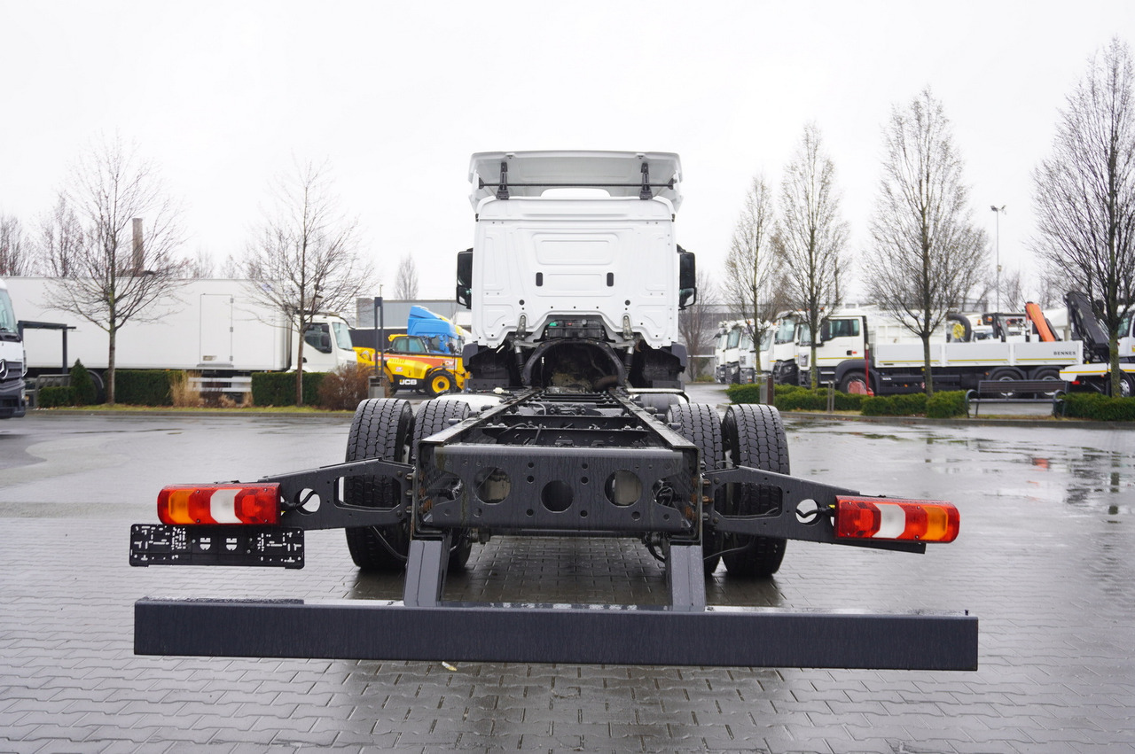 MERCEDES-BENZ Actros 1824 / 9.1 m chassis / ADR AT / sleeping cabin - Truk sasis: gambar 4 MERCEDES-BENZ Actros 1824 / 9.1 m chassis / ADR AT / sleeping cabin - Truk sasis: gambar 4