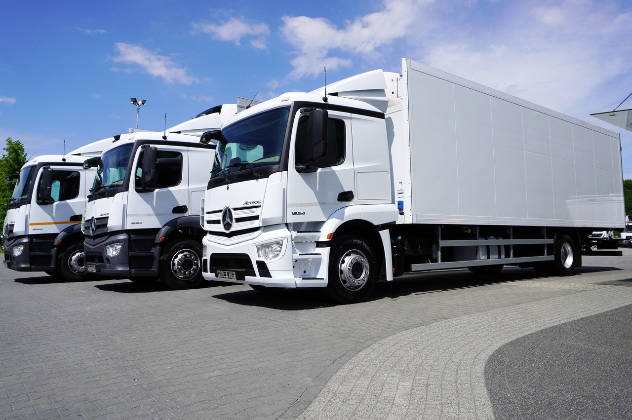MERCEDES-BENZ Actros 1824 / Refrigerator 22 EPAL / Carrier Supra 1250 / Sleeping cabin / 3 units - Truk berpendingin: gambar 5 MERCEDES-BENZ Actros 1824 / Refrigerator 22 EPAL / Carrier Supra 1250 / Sleeping cabin / 3 units - Truk berpendingin: gambar 5