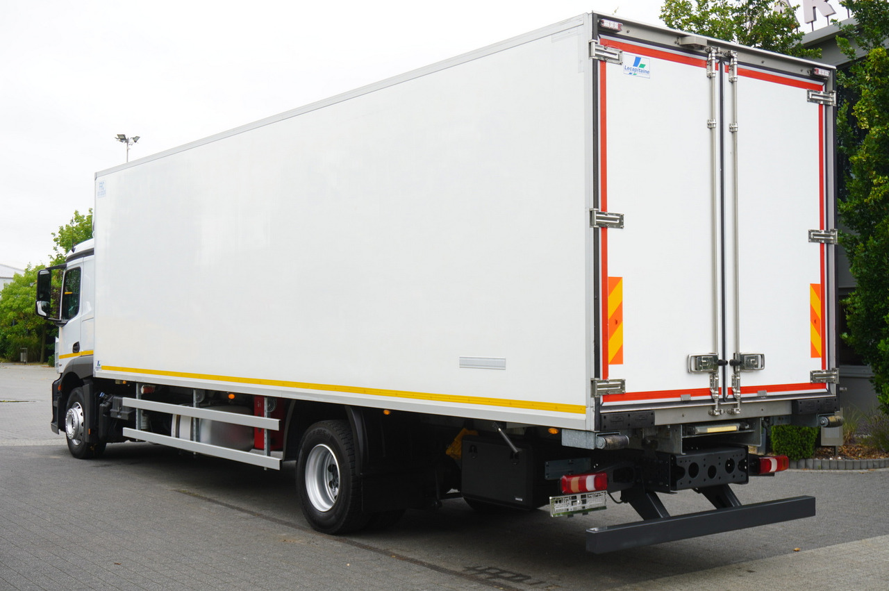 MERCEDES-BENZ Actros 1824 / Refrigerator 22 EPAL / Carrier Supra 950 / Sleeping cabin - Truk berpendingin: gambar 2 MERCEDES-BENZ Actros 1824 / Refrigerator 22 EPAL / Carrier Supra 950 / Sleeping cabin - Truk berpendingin: gambar 2