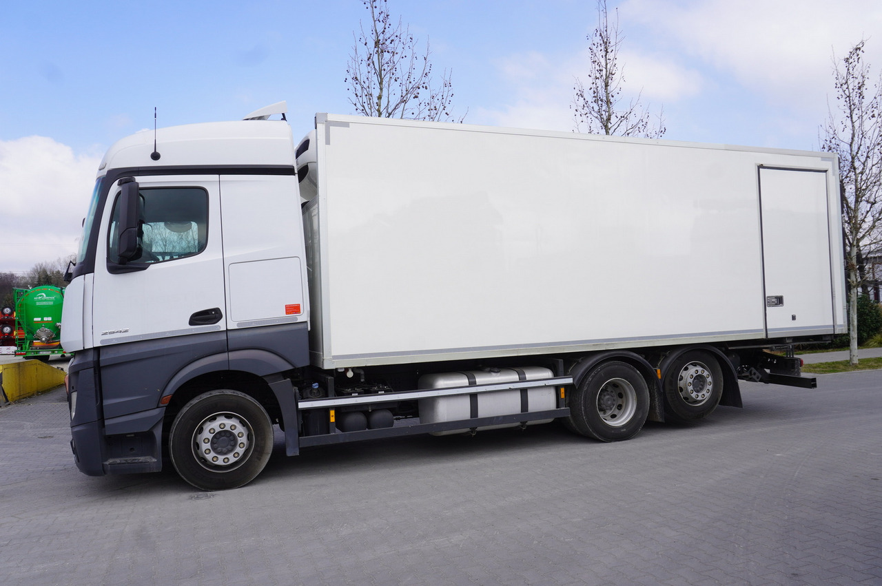 MERCEDES-BENZ Actros 2542 / GIGA cabin / Thermoking 1000R - Truk berpendingin: gambar 2 MERCEDES-BENZ Actros 2542 / GIGA cabin / Thermoking 1000R - Truk berpendingin: gambar 2