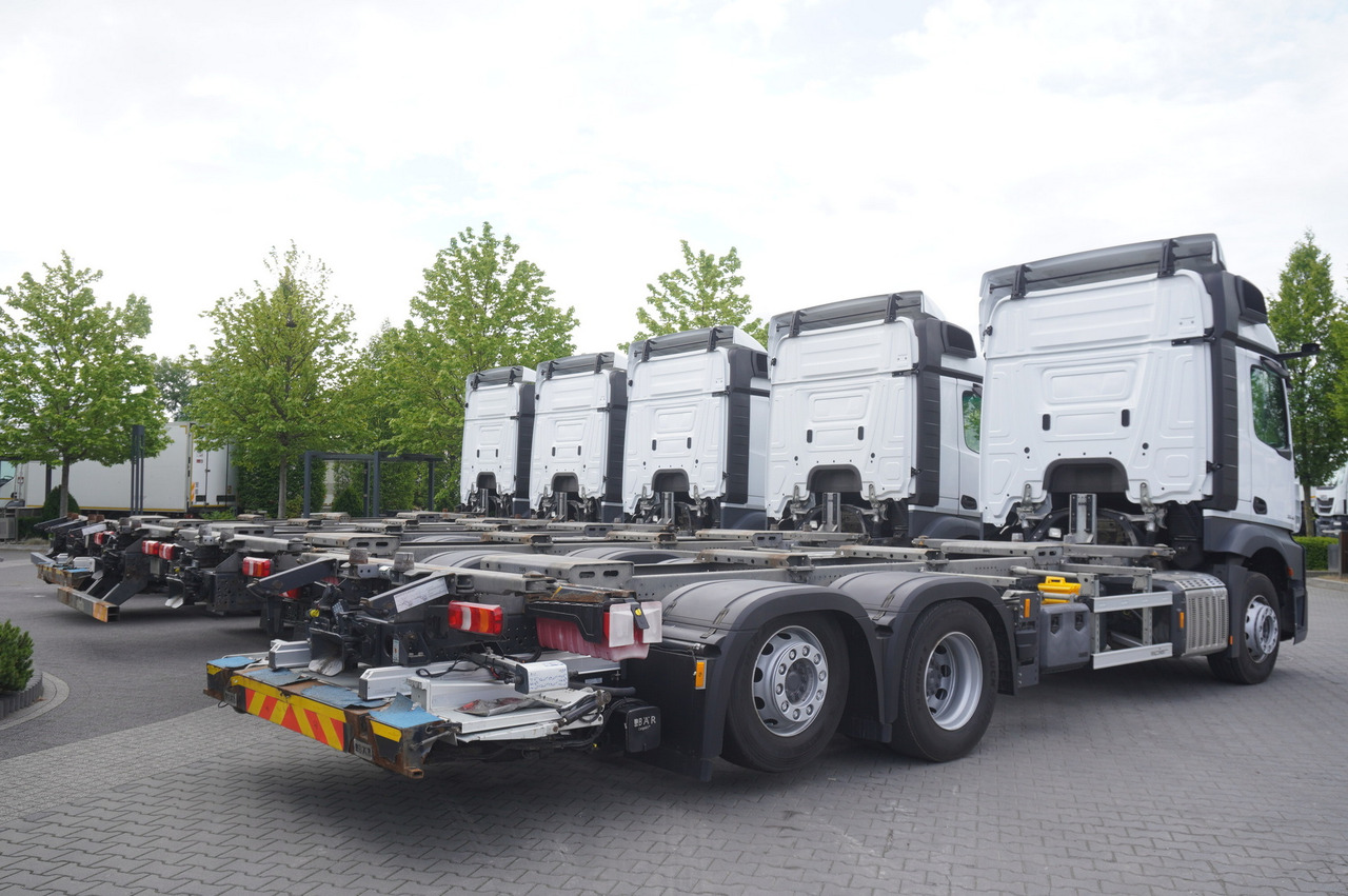 MERCEDES-BENZ Actros 2545 6×2 MP5 / ADR AT / 12 units - Pengangkut kontainer/ Container truck: gambar 4 MERCEDES-BENZ Actros 2545 6×2 MP5 / ADR AT / 12 units - Pengangkut kontainer/ Container truck: gambar 4