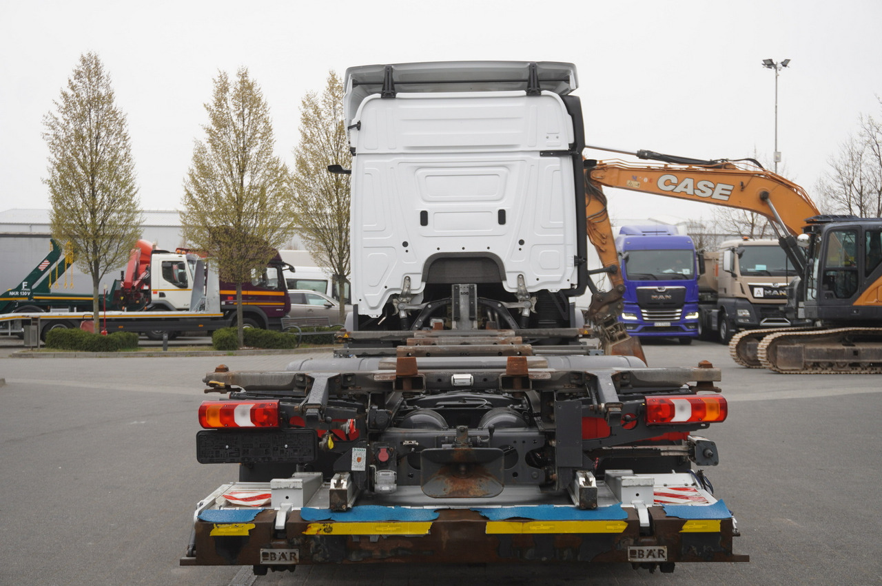 MERCEDES-BENZ Actros 2545 6×2 MP5 / ADR / several units - Pengangkut kontainer/ Container truck: gambar 4 MERCEDES-BENZ Actros 2545 6×2 MP5 / ADR / several units - Pengangkut kontainer/ Container truck: gambar 4
