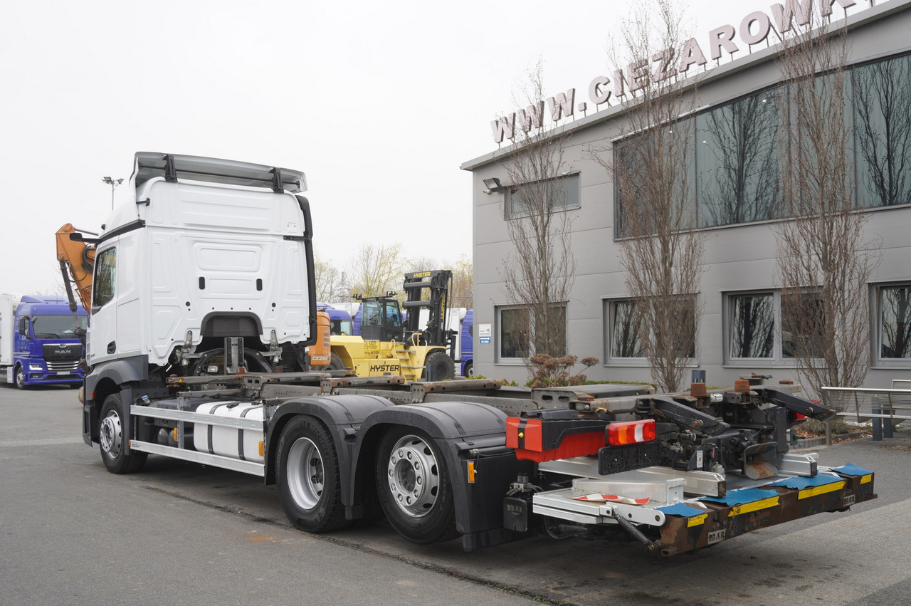 MERCEDES-BENZ Actros 2545 6×2 MP5 / ADR / several units - Pengangkut kontainer/ Container truck: gambar 5 MERCEDES-BENZ Actros 2545 6×2 MP5 / ADR / several units - Pengangkut kontainer/ Container truck: gambar 5