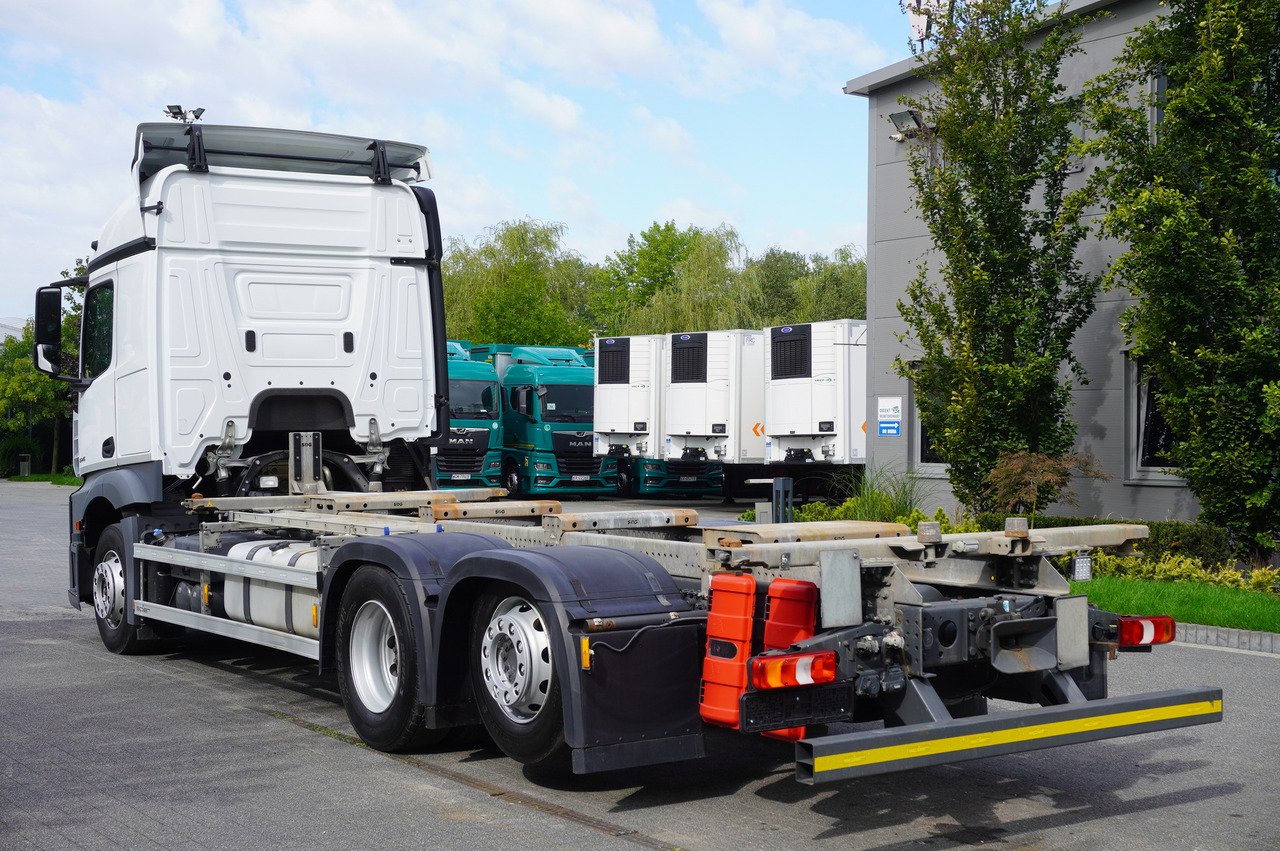 MERCEDES-BENZ Actros 2545 6×2 MP5 / Full ADR / 2 units - Pengangkut kontainer/ Container truck: gambar 4 MERCEDES-BENZ Actros 2545 6×2 MP5 / Full ADR / 2 units - Pengangkut kontainer/ Container truck: gambar 4