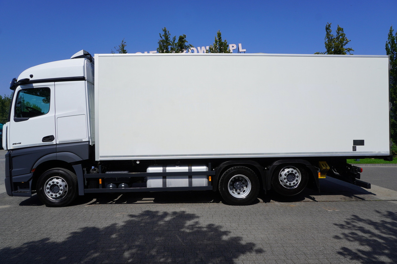 MERCEDES-BENZ Actros 2545 MP5 6×2 E6 / Kiesling meat hook refrigerator / Carrier Supra 1250 / 2022 - Truk berpendingin: gambar 2 MERCEDES-BENZ Actros 2545 MP5 6×2 E6 / Kiesling meat hook refrigerator / Carrier Supra 1250 / 2022 - Truk berpendingin: gambar 2
