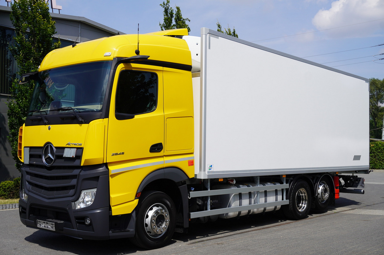 Truk berpendingin baru MERCEDES-BENZ Actros 2545 MP5 6×2 E6 / NEW Igloocar refrigerator / 19 pallets: gambar 1
