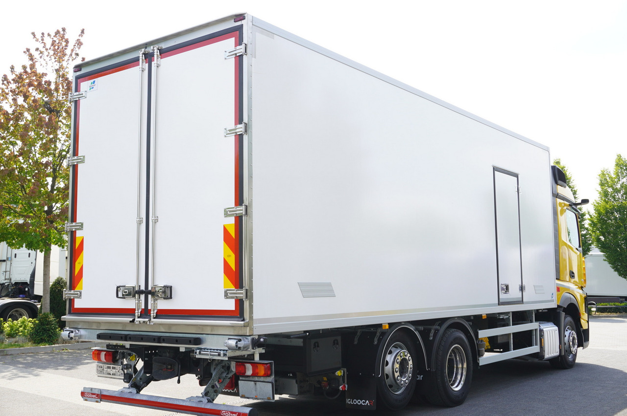 MERCEDES-BENZ Actros 2545 MP5 6×2 E6 / NEW Igloocar refrigerator / 19 pallets - Truk berpendingin: gambar 4 MERCEDES-BENZ Actros 2545 MP5 6×2 E6 / NEW Igloocar refrigerator / 19 pallets - Truk berpendingin: gambar 4