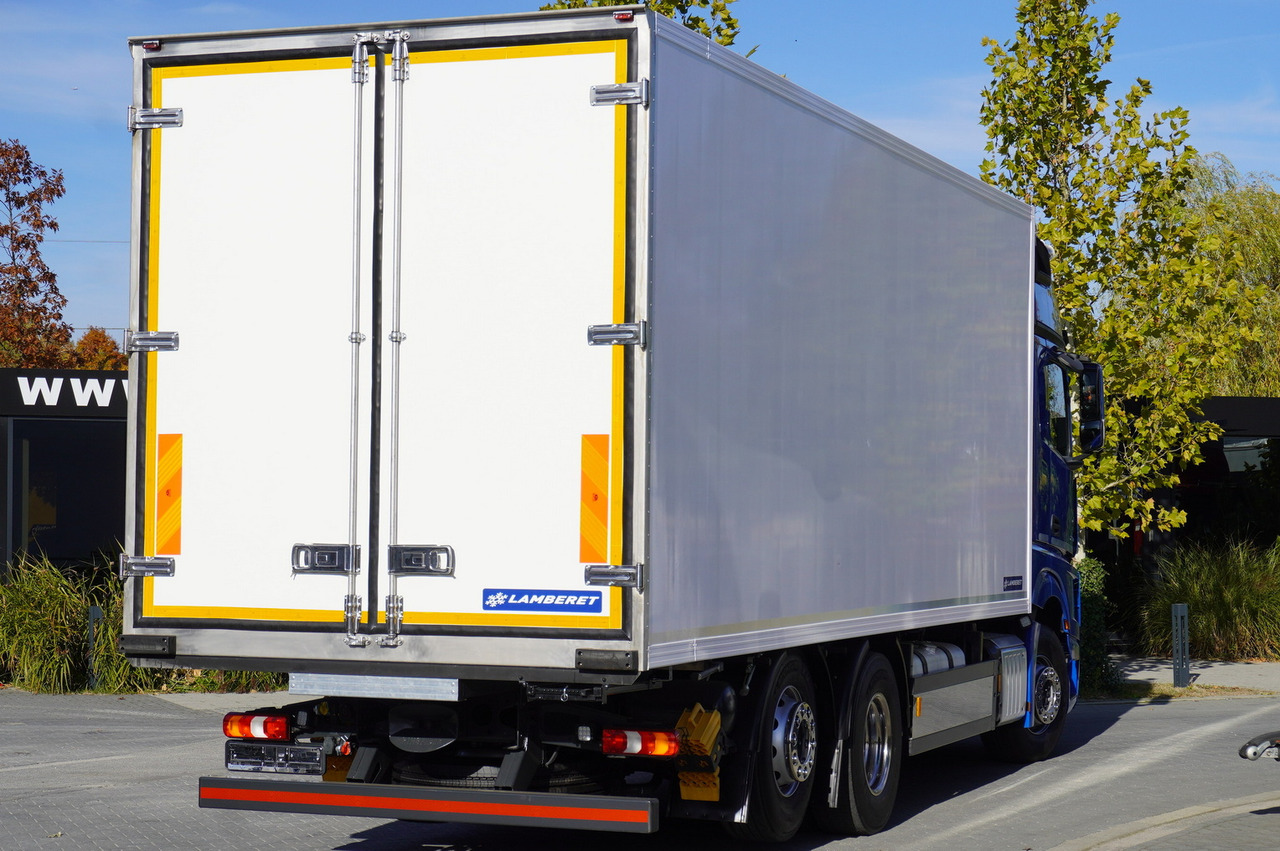 MERCEDES-BENZ Actros 2548 E6 / GIGA / Cab Lounge chair / Lamberet Refrigerator / Carrier Supra 950 - Truk berpendingin: gambar 3 MERCEDES-BENZ Actros 2548 E6 / GIGA / Cab Lounge chair / Lamberet Refrigerator / Carrier Supra 950 - Truk berpendingin: gambar 3