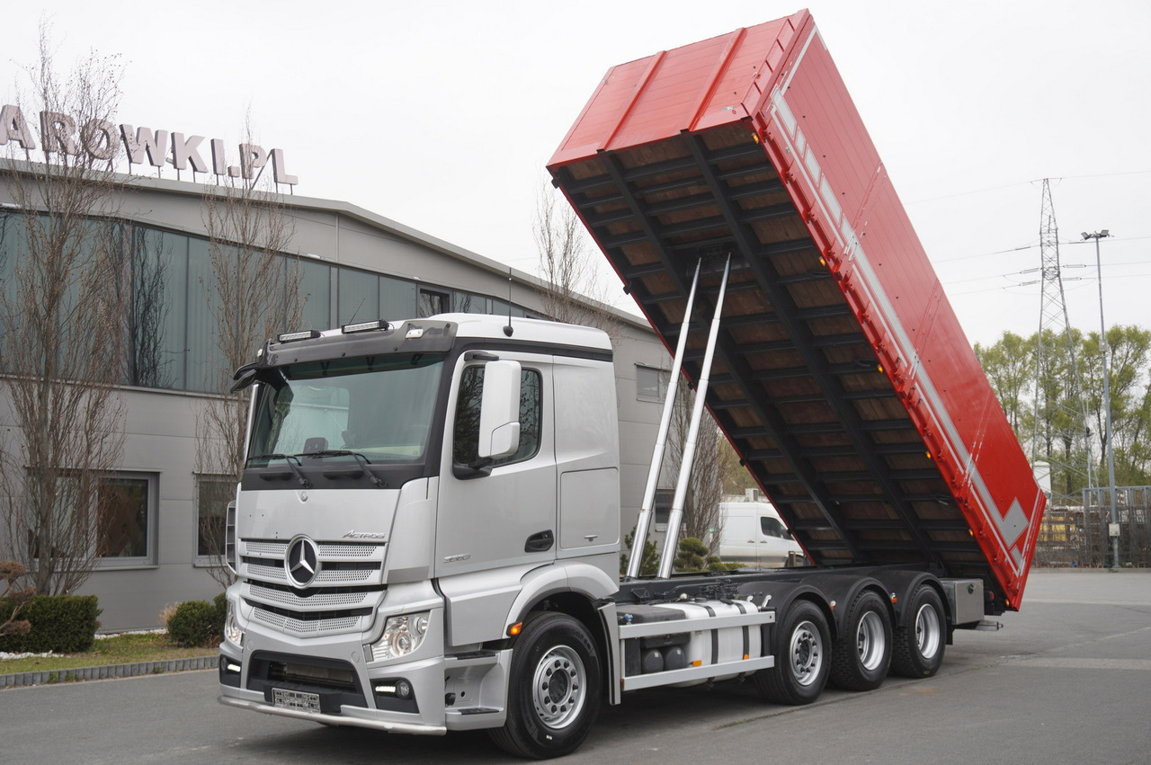 MERCEDES-BENZ Actros 3563 8x4 / Tipper for grain 20 t load capacity - Truk flatbed: gambar 1 MERCEDES-BENZ Actros 3563 8x4 / Tipper for grain 20 t load capacity - Truk flatbed: gambar 1