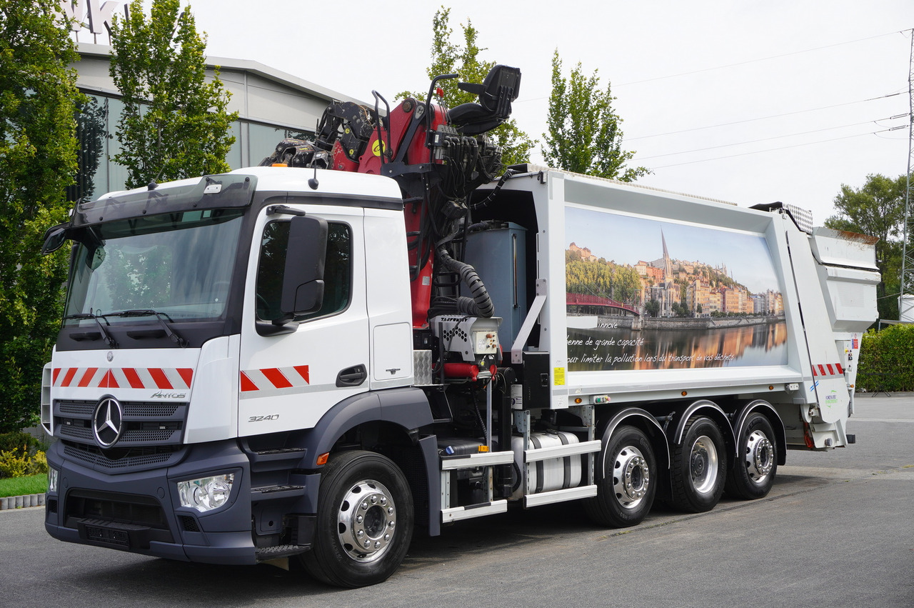 MERCEDES-BENZ Antos 3240 8x2 / Tajfun 5T crane / Farid Industries garbage truck/ 3 steered axles - Truk vakum: gambar 3 MERCEDES-BENZ Antos 3240 8x2 / Tajfun 5T crane / Farid Industries garbage truck/ 3 steered axles - Truk vakum: gambar 3