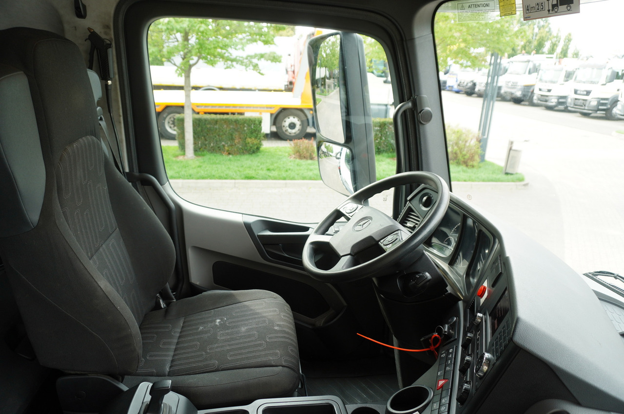 Leasing MERCEDES-BENZ Antos 3240 8x2 / Tajfun 5T crane / Farid Industries garbage truck/ 3 steered axles MERCEDES-BENZ Antos 3240 8x2 / Tajfun 5T crane / Farid Industries garbage truck/ 3 steered axles: gambar 20 Leasing MERCEDES-BENZ Antos 3240 8x2 / Tajfun 5T crane / Farid Industries garbage truck/ 3 steered axles MERCEDES-BENZ Antos 3240 8x2 / Tajfun 5T crane / Farid Industries garbage truck/ 3 steered axles: gambar 20