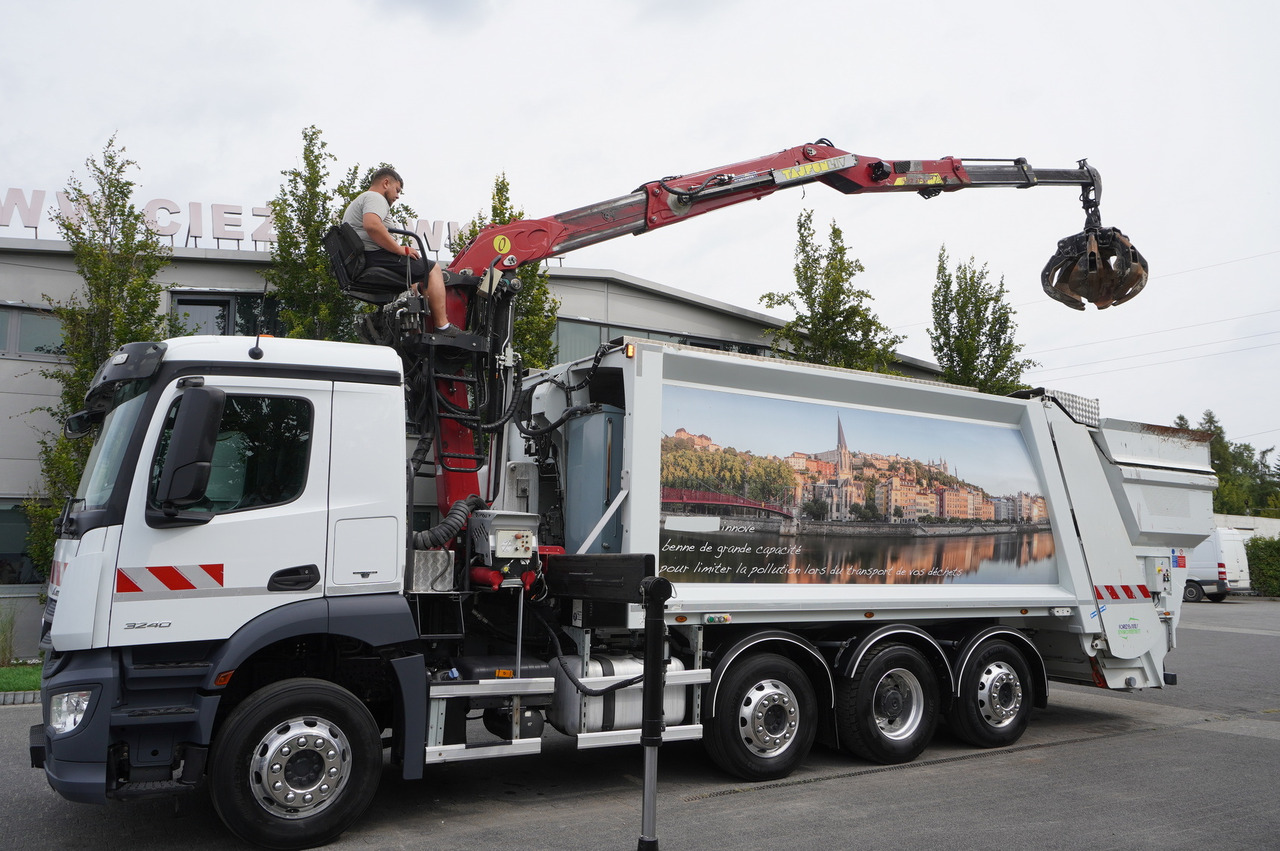 MERCEDES-BENZ Antos 3240 8x2 / Tajfun 5T crane / Farid Industries garbage truck/ 3 steered axles - Truk sampah: gambar 1 MERCEDES-BENZ Antos 3240 8x2 / Tajfun 5T crane / Farid Industries garbage truck/ 3 steered axles - Truk sampah: gambar 1