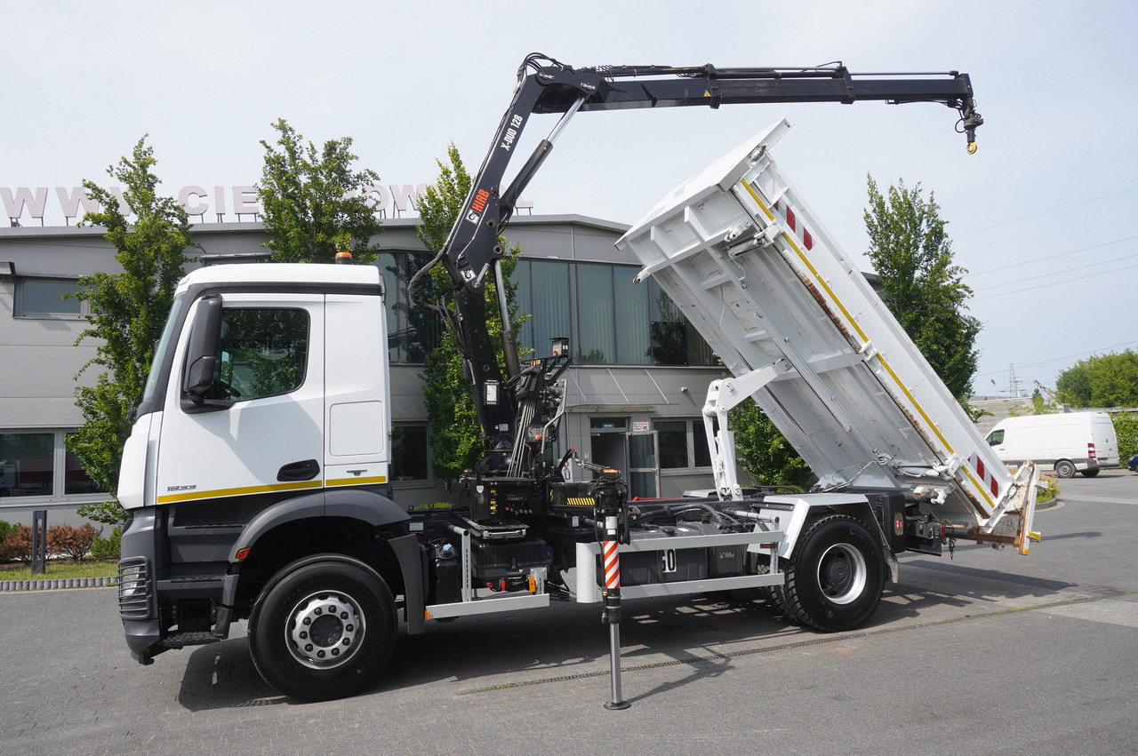 MERCEDES-BENZ Arocs 1833 / 87,000 km!!! / Hds HIAB X-DUO 128 B-2 / three-sided tipper - Truk flatbed, Truk derek: gambar 4 MERCEDES-BENZ Arocs 1833 / 87,000 km!!! / Hds HIAB X-DUO 128 B-2 / three-sided tipper - Truk flatbed, Truk derek: gambar 4