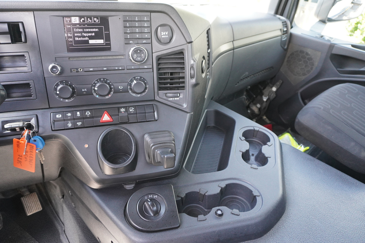 Truk derek MERCEDES-BENZ Arocs 2636 / 6x4 / HDS Fassi / 3-Way Tipper / Bortmatic: gambar 25 Truk derek MERCEDES-BENZ Arocs 2636 / 6x4 / HDS Fassi / 3-Way Tipper / Bortmatic: gambar 25