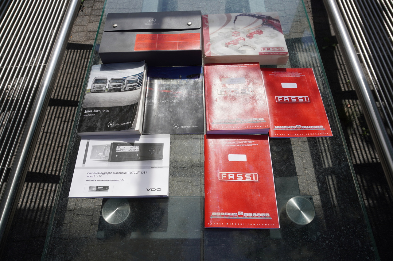 Truk derek MERCEDES-BENZ Arocs 2636 / 6x4 / HDS Fassi / 3-Way Tipper / Bortmatic: gambar 28 Truk derek MERCEDES-BENZ Arocs 2636 / 6x4 / HDS Fassi / 3-Way Tipper / Bortmatic: gambar 28