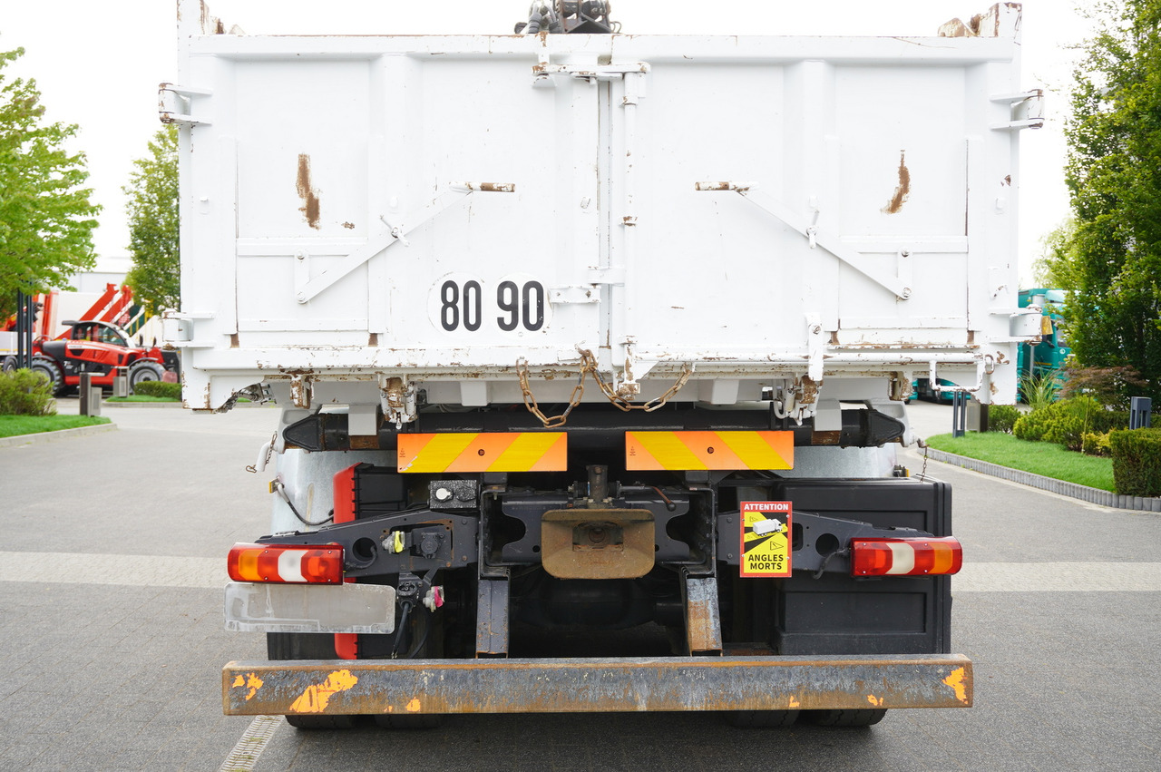 Truk derek MERCEDES-BENZ Arocs 2636 / 6x4 / HDS Fassi / 3-Way Tipper / Bortmatic: gambar 15 Truk derek MERCEDES-BENZ Arocs 2636 / 6x4 / HDS Fassi / 3-Way Tipper / Bortmatic: gambar 15