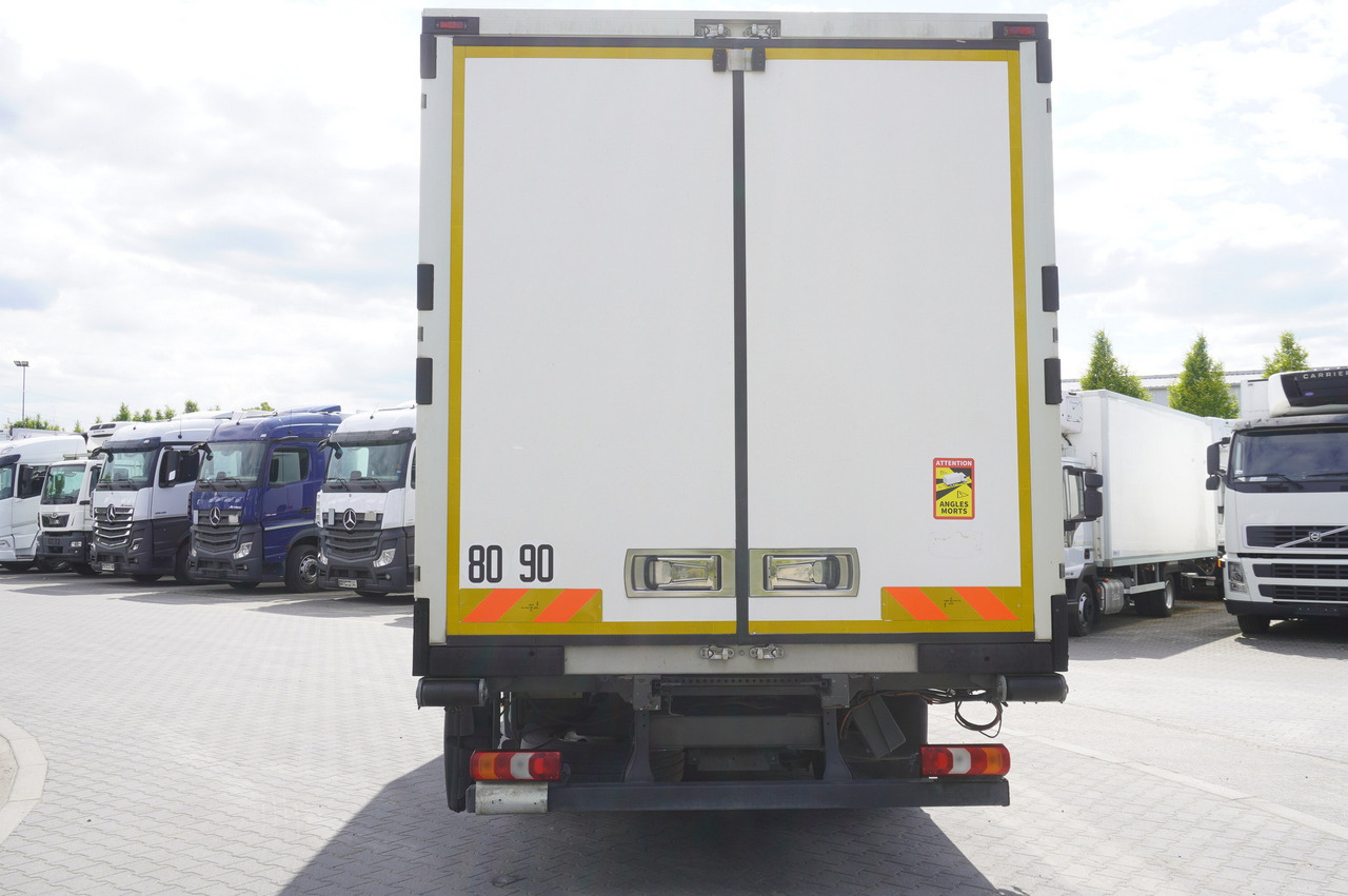 MERCEDES-BENZ Atego 1021 / Lamberet meat hook refrigerator / Carcass elevator 1000 kg / Thermoking T800 R - Truk berpendingin, Truk derek: gambar 4 MERCEDES-BENZ Atego 1021 / Lamberet meat hook refrigerator / Carcass elevator 1000 kg / Thermoking T800 R - Truk berpendingin, Truk derek: gambar 4