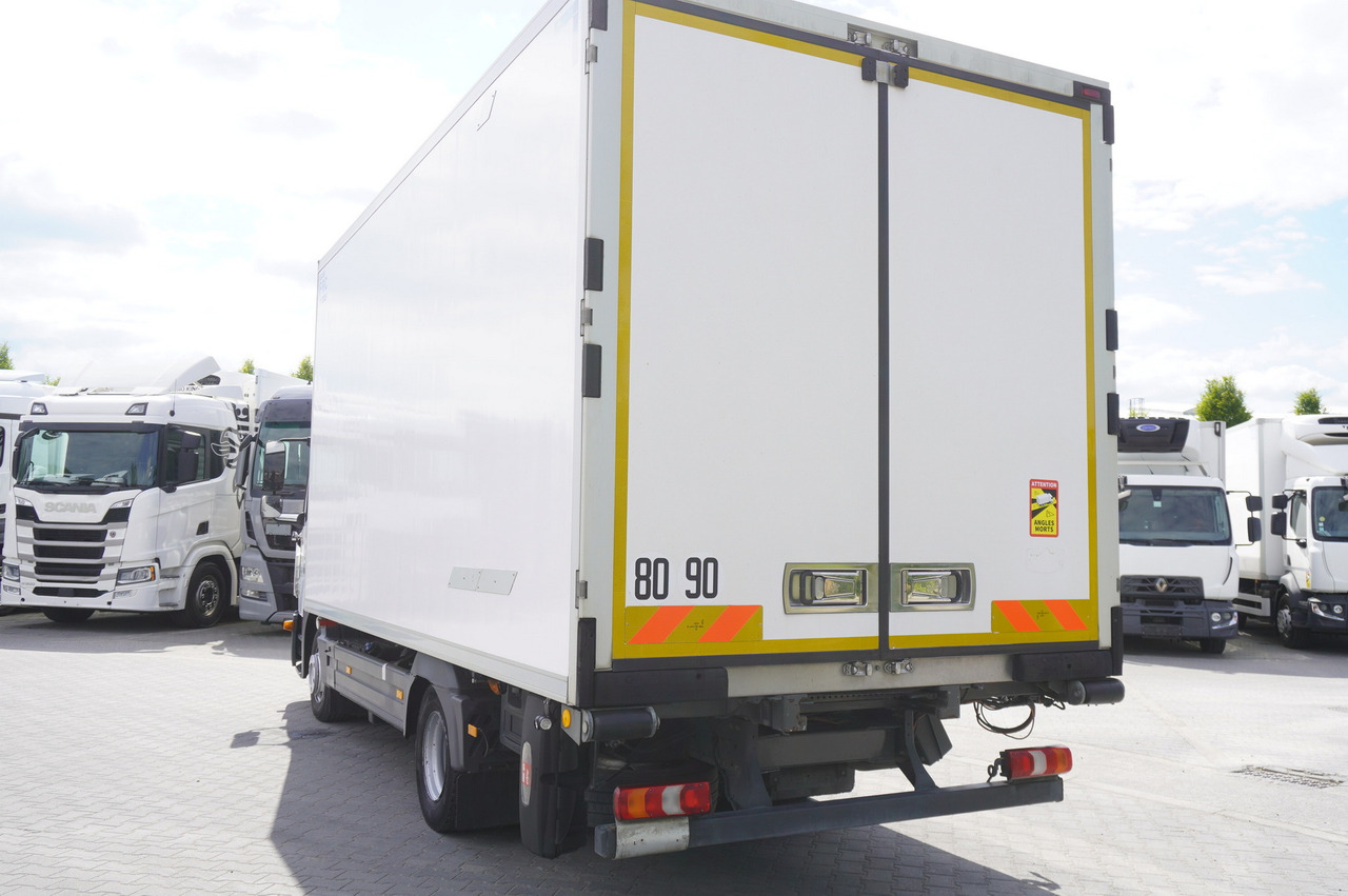 MERCEDES-BENZ Atego 1021 / Lamberet meat hook refrigerator / Carcass elevator 1000 kg / Thermoking T800 R - Truk berpendingin, Truk derek: gambar 3 MERCEDES-BENZ Atego 1021 / Lamberet meat hook refrigerator / Carcass elevator 1000 kg / Thermoking T800 R - Truk berpendingin, Truk derek: gambar 3