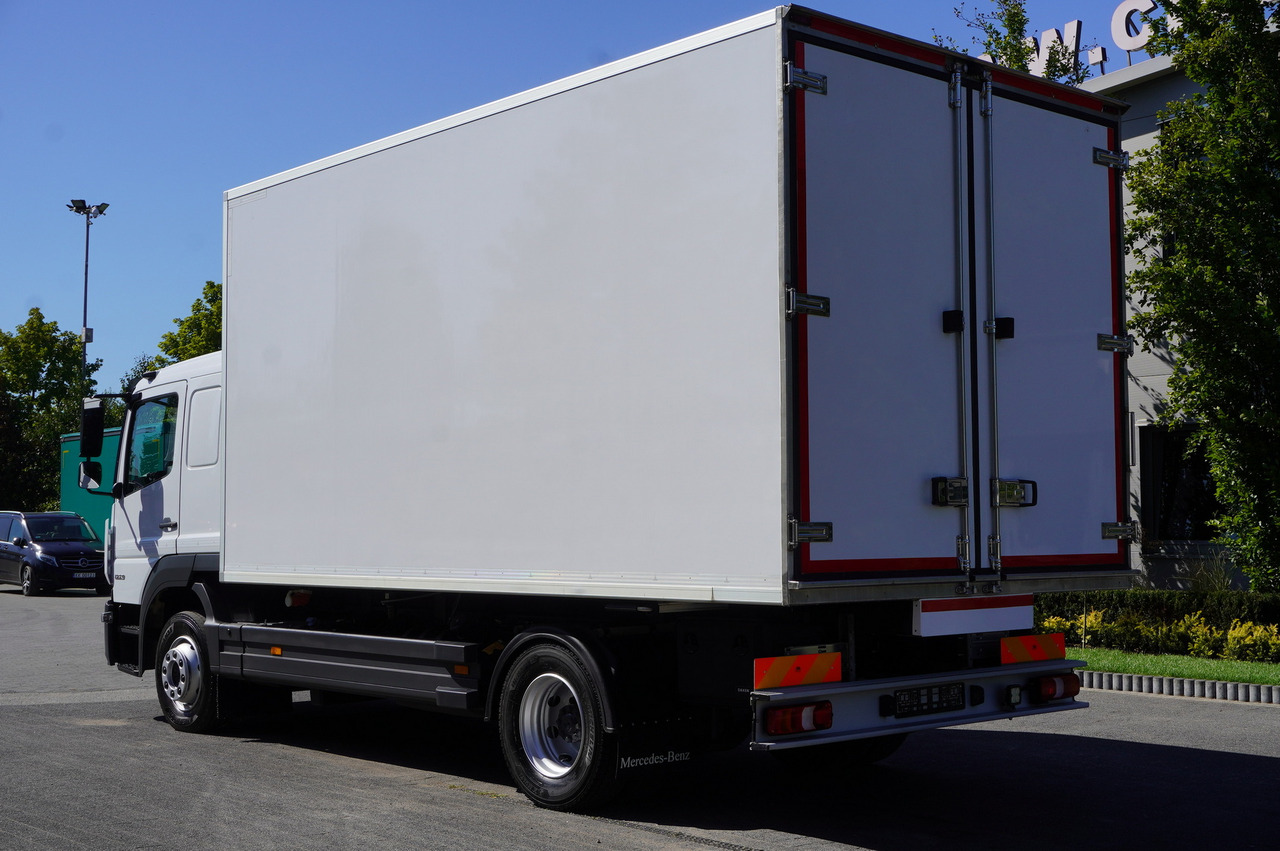 MERCEDES-BENZ Atego 1223 / Bitemperature Refrigerator 12 EPAL / Full ADR / Sleeper cab / 175 tho. km - Truk berpendingin: gambar 3 MERCEDES-BENZ Atego 1223 / Bitemperature Refrigerator 12 EPAL / Full ADR / Sleeper cab / 175 tho. km - Truk berpendingin: gambar 3