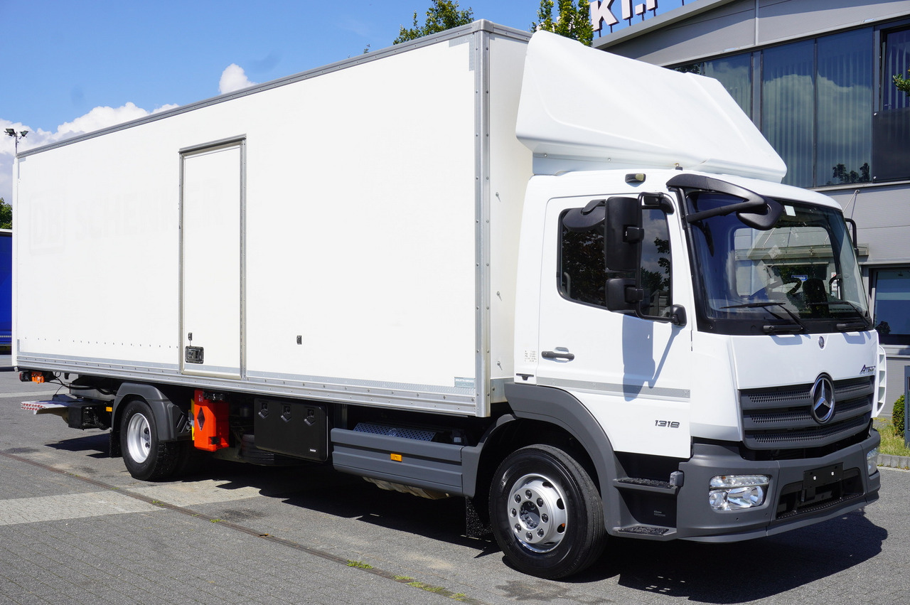 MERCEDES-BENZ Atego 1318 E6 / 20 pallet container / lift / 90 thousand km !!! - Truk box: gambar 1 MERCEDES-BENZ Atego 1318 E6 / 20 pallet container / lift / 90 thousand km !!! - Truk box: gambar 1