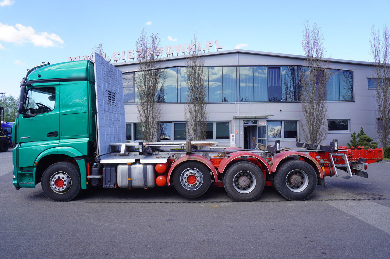 Mercedes-Benz Arocs 3563 8 × 4 / 630 HP / steered axle / Logging superstructure - Truk derek: gambar 4 Mercedes-Benz Arocs 3563 8 × 4 / 630 HP / steered axle / Logging superstructure - Truk derek: gambar 4