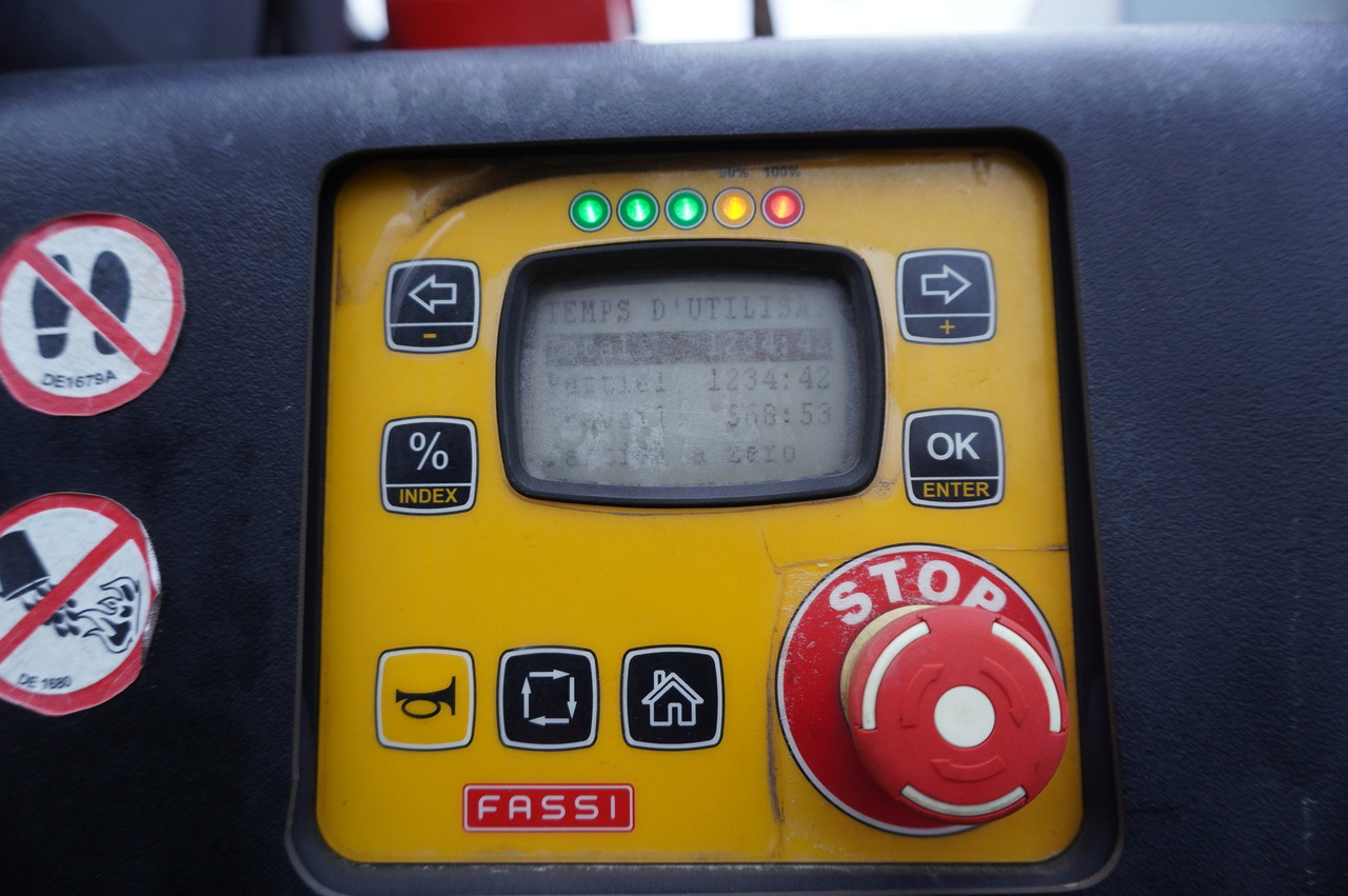 RENAULT C280 DTI 8 / FASSI crane 5.6 T / 560 MTH / range 8 m / Flatbed 15 EPAL - Truk flatbed, Truk derek: gambar 3 RENAULT C280 DTI 8 / FASSI crane 5.6 T / 560 MTH / range 8 m / Flatbed 15 EPAL - Truk flatbed, Truk derek: gambar 3