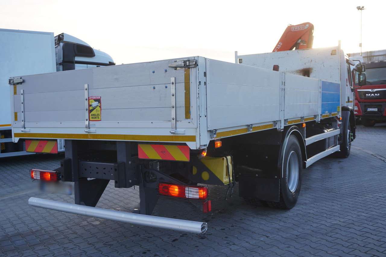 RENAULT C280 DTI 8 / FASSI crane 5.6 T / range 8 m / Flatbed 15 EPAL - Truk flatbed, Truk derek: gambar 3 RENAULT C280 DTI 8 / FASSI crane 5.6 T / range 8 m / Flatbed 15 EPAL - Truk flatbed, Truk derek: gambar 3