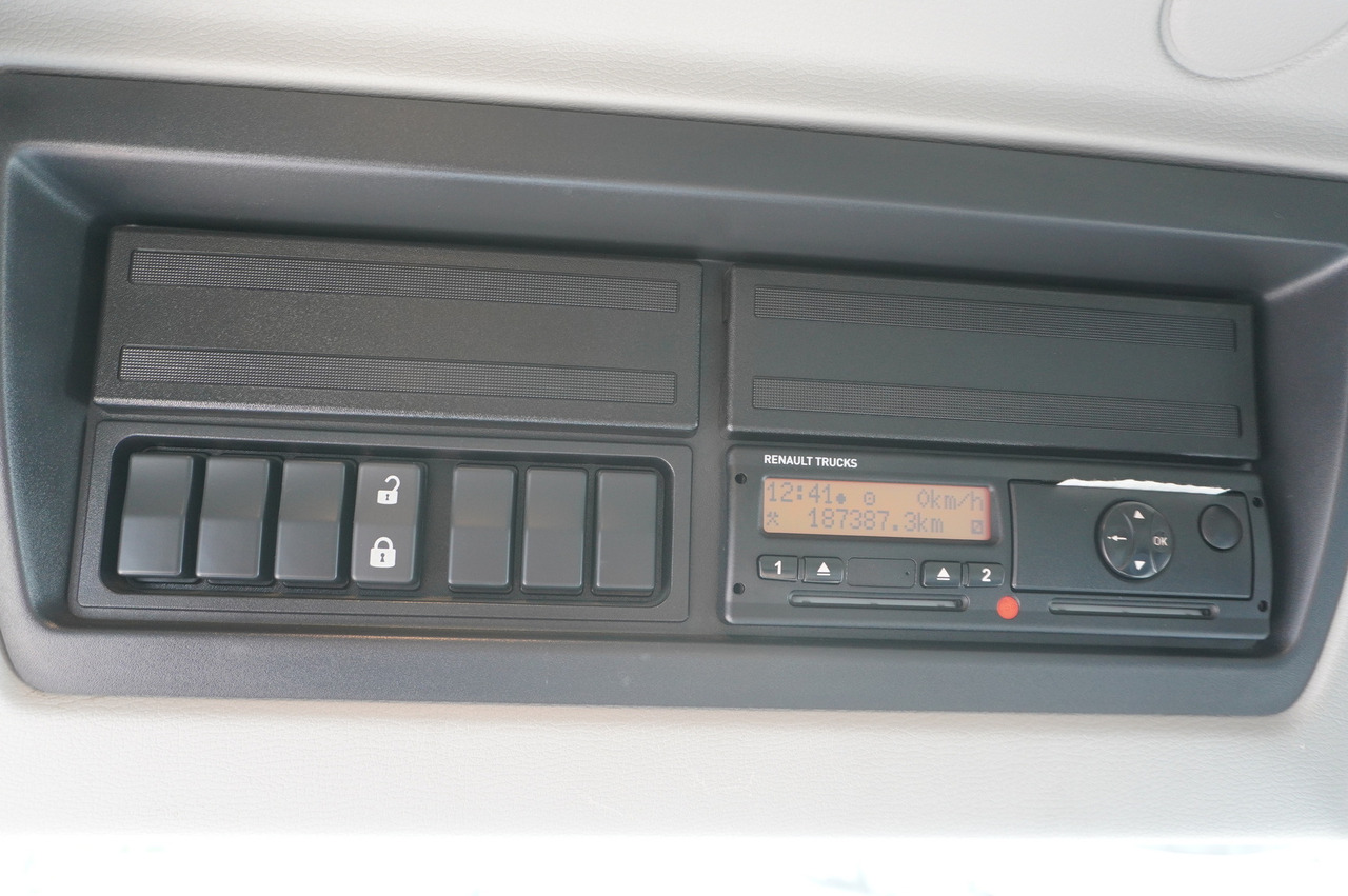 Truk pengangkut mobil RENAULT D12 / New galvanized tow truck superstructure / 2025 / length 840 cm: gambar 23 Truk pengangkut mobil RENAULT D12 / New galvanized tow truck superstructure / 2025 / length 840 cm: gambar 23