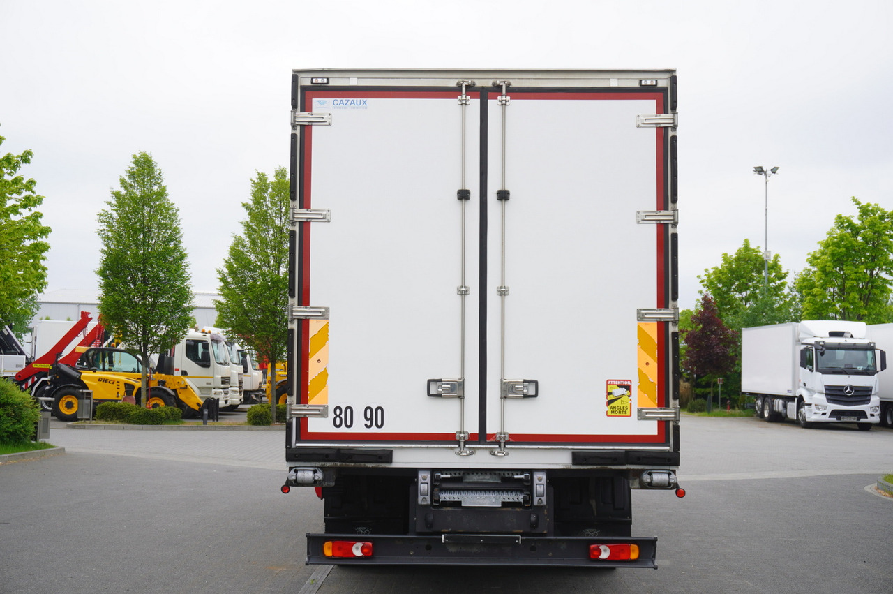 RENAULT D13 / 140 tho km !!! / Meat hook refrigerator / Thermoking T800R / 2 units - Truk berpendingin: gambar 4 RENAULT D13 / 140 tho km !!! / Meat hook refrigerator / Thermoking T800R / 2 units - Truk berpendingin: gambar 4