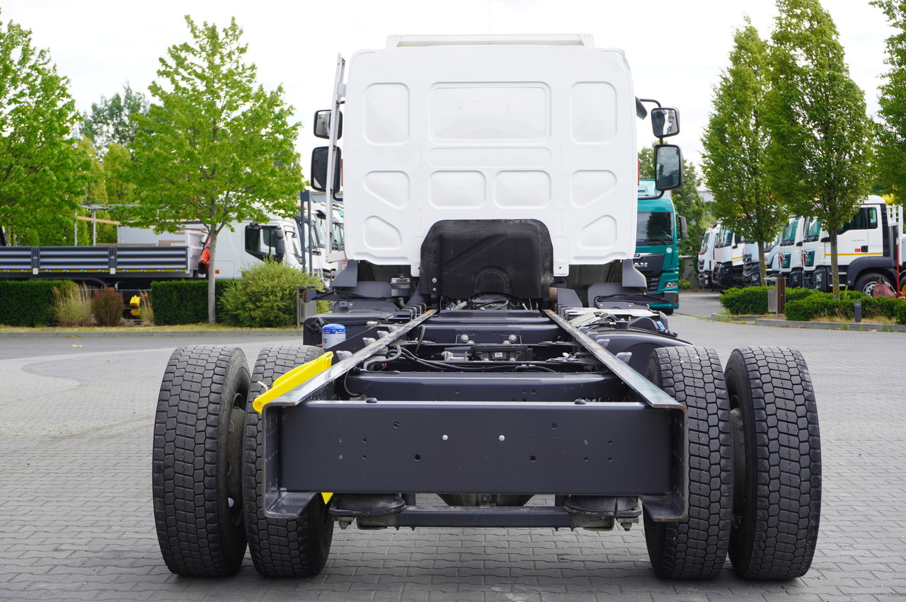 RENAULT D16 / Chassis 7.1 m / Differential lock - Pengangkut kontainer/ Container truck: gambar 4 RENAULT D16 / Chassis 7.1 m / Differential lock - Pengangkut kontainer/ Container truck: gambar 4