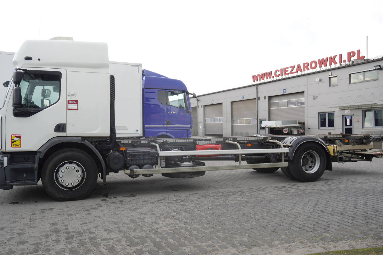 RENAULT D19 Wide Glob / BDF / load capacity 11t / 280 thousand km / tail lift - Truk sasis: gambar 4 RENAULT D19 Wide Glob / BDF / load capacity 11t / 280 thousand km / tail lift - Truk sasis: gambar 4