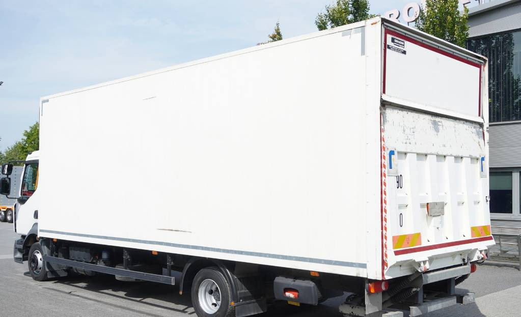 RENAULT Renault D12 E6 / Container 18 pallets / Lift - Truk box: gambar 3 RENAULT Renault D12 E6 / Container 18 pallets / Lift - Truk box: gambar 3