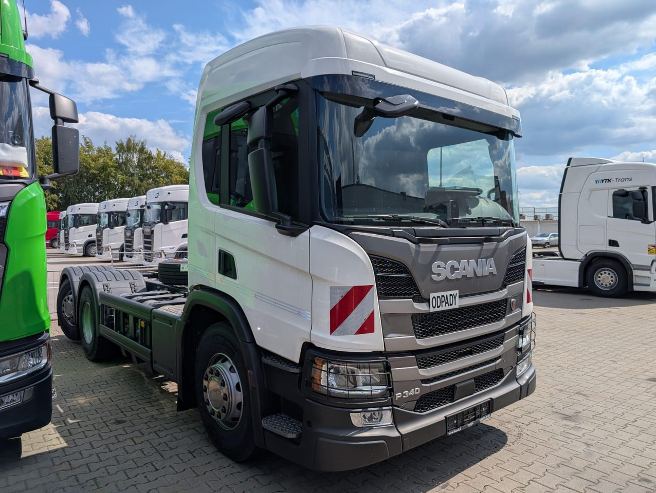 SCANIA P 340 B6x2*4NA / chassis frame / steering axle / CNG / large cab / 8 units - Truk sasis: gambar 2 SCANIA P 340 B6x2*4NA / chassis frame / steering axle / CNG / large cab / 8 units - Truk sasis: gambar 2