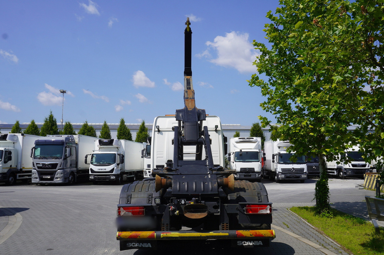 SCANIA P410 B6X2*4NA HIAB Multilift 21t / 150 tho.km hooklift - Hook lift: gambar 4 SCANIA P410 B6X2*4NA HIAB Multilift 21t / 150 tho.km hooklift - Hook lift: gambar 4