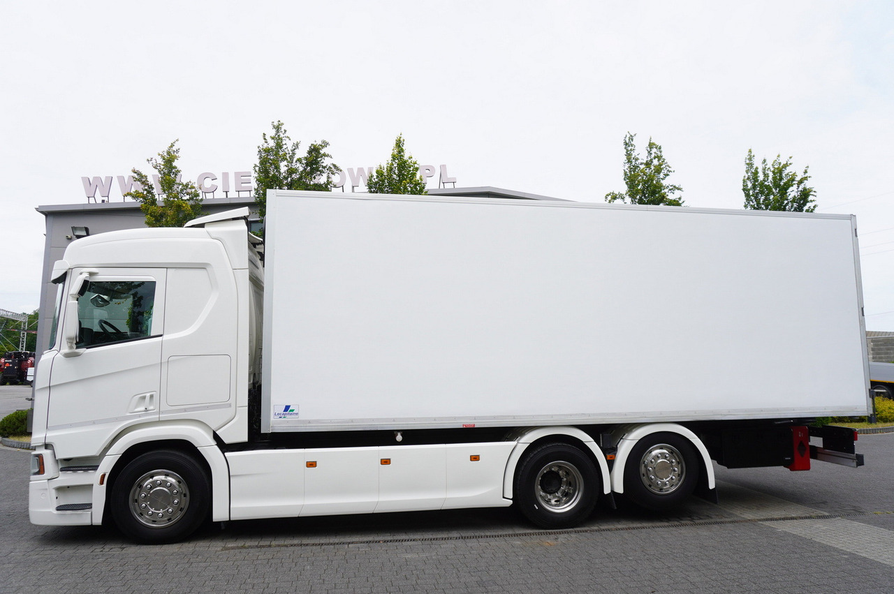 SCANIA R500 / Lecapitaine refrigerator / Carrier Supra 950 / steered 3rd axle - Truk berpendingin: gambar 2 SCANIA R500 / Lecapitaine refrigerator / Carrier Supra 950 / steered 3rd axle - Truk berpendingin: gambar 2