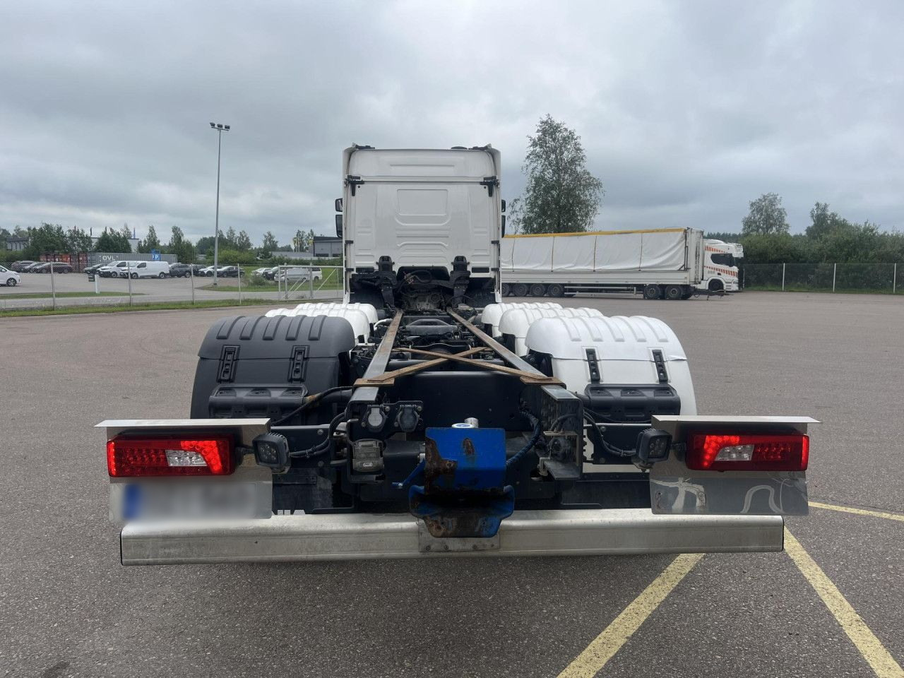 SCANIA R560 B8x4*4 / Chassis / sleeper cab / Power take-off - Truk sasis: gambar 5 SCANIA R560 B8x4*4 / Chassis / sleeper cab / Power take-off - Truk sasis: gambar 5