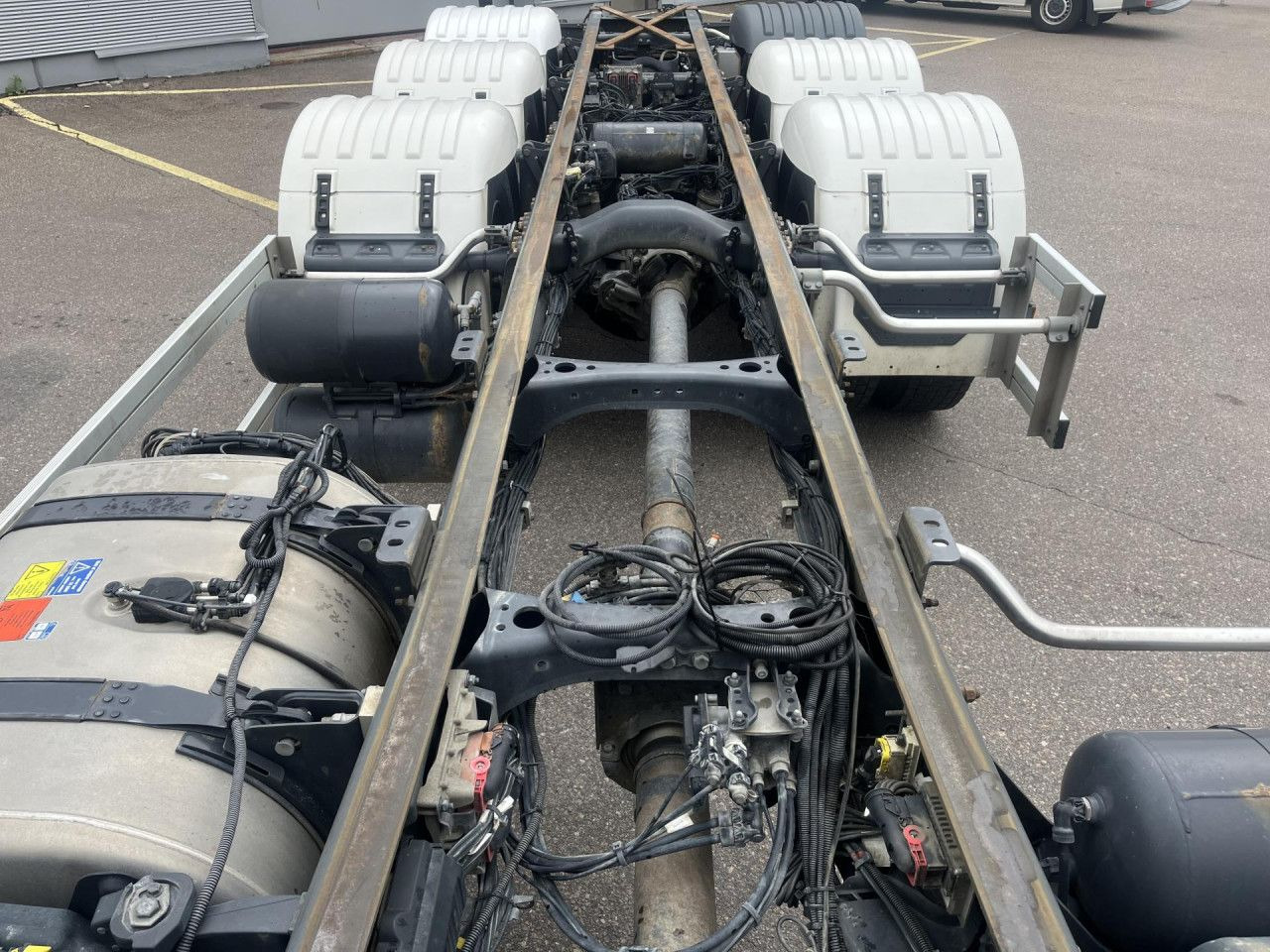 Truk sasis SCANIA R560 B8x4*4 / Chassis / sleeper cab / Power take-off: gambar 11