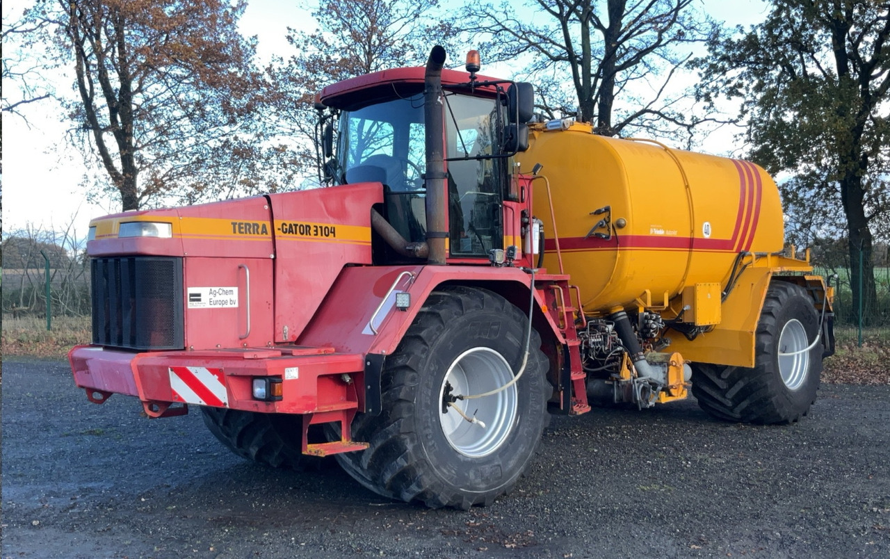 TERRA-GATOR TG 3104 Self-propelled liquid manure spreader - Penyebar kotoran: gambar 1 TERRA-GATOR TG 3104 Self-propelled liquid manure spreader - Penyebar kotoran: gambar 1