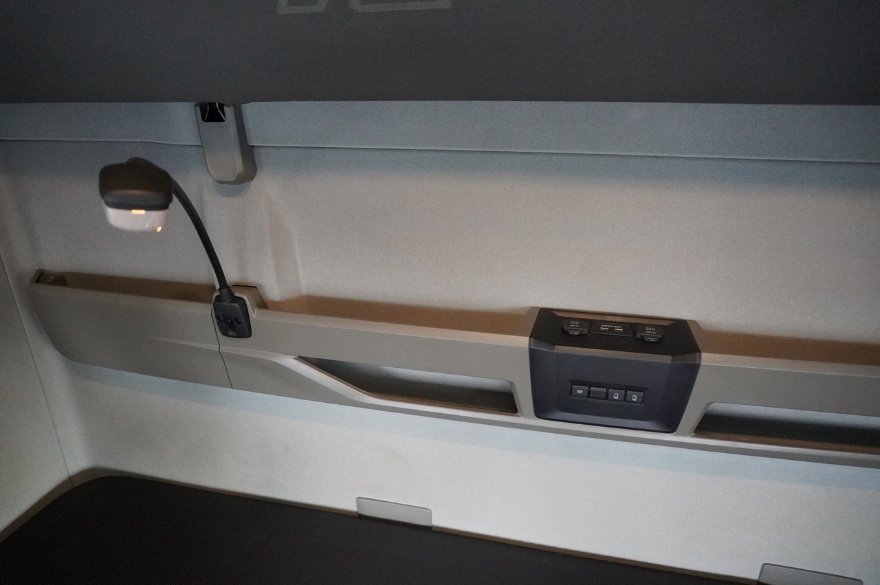 Leasing MAN MAN TGX 18.510 E6 4×2 tractor unit / Retarder / Sleeper cab / 2023 / 4 units MAN MAN TGX 18.510 E6 4×2 tractor unit / Retarder / Sleeper cab / 2023 / 4 units: gambar 27 Leasing MAN MAN TGX 18.510 E6 4×2 tractor unit / Retarder / Sleeper cab / 2023 / 4 units MAN MAN TGX 18.510 E6 4×2 tractor unit / Retarder / Sleeper cab / 2023 / 4 units: gambar 27