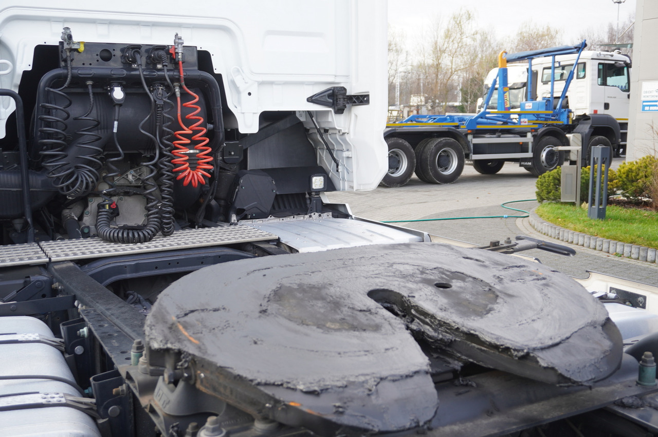 Leasing MAN MAN TGX 18.510 E6 4×2 tractor unit / Retarder / Sleeper cab / 2023 / 4 units MAN MAN TGX 18.510 E6 4×2 tractor unit / Retarder / Sleeper cab / 2023 / 4 units: gambar 9 Leasing MAN MAN TGX 18.510 E6 4×2 tractor unit / Retarder / Sleeper cab / 2023 / 4 units MAN MAN TGX 18.510 E6 4×2 tractor unit / Retarder / Sleeper cab / 2023 / 4 units: gambar 9